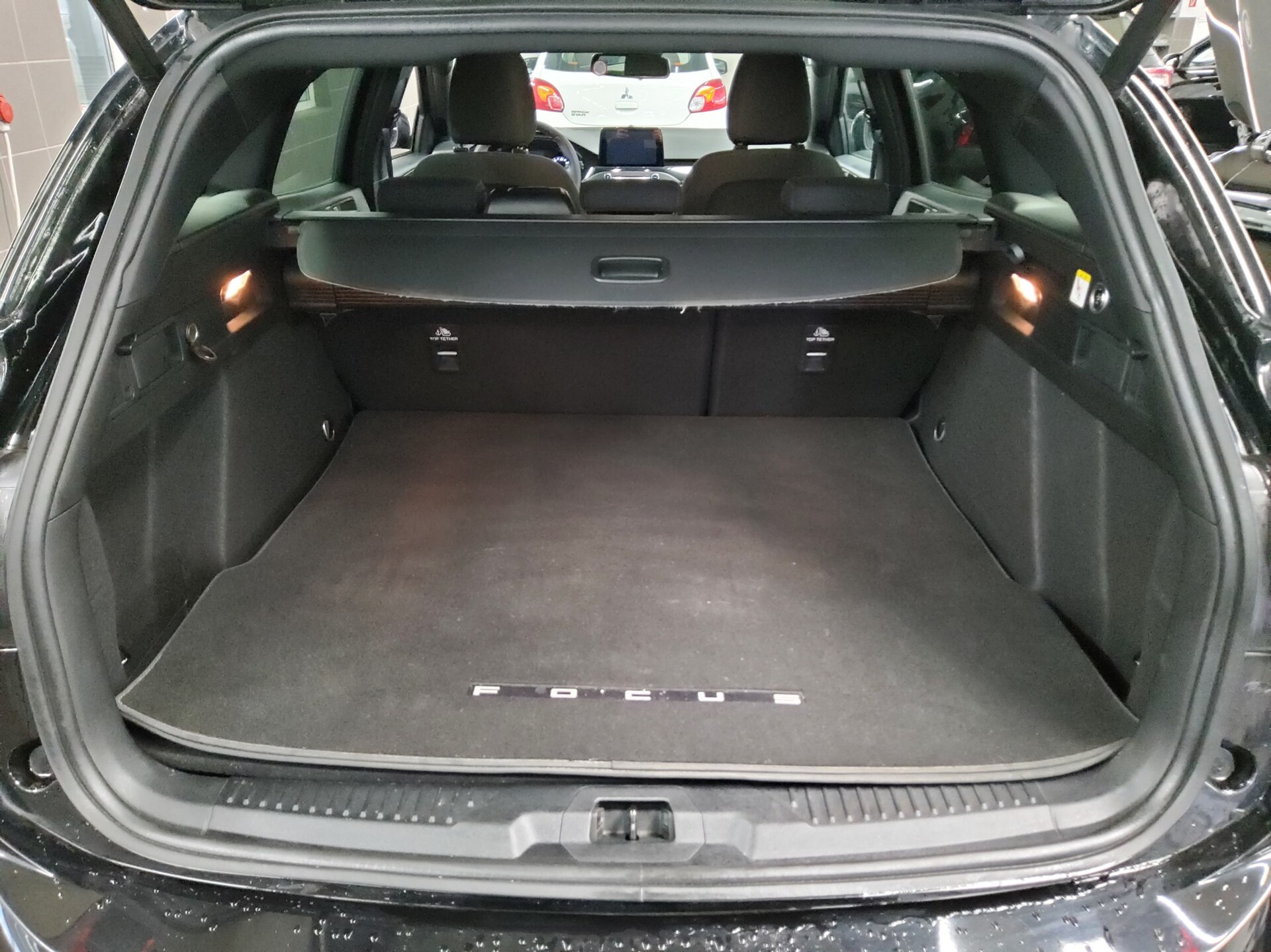 Ford Focus Turnier 1.5 EB ST-Line Navi LED AHK RFK 12