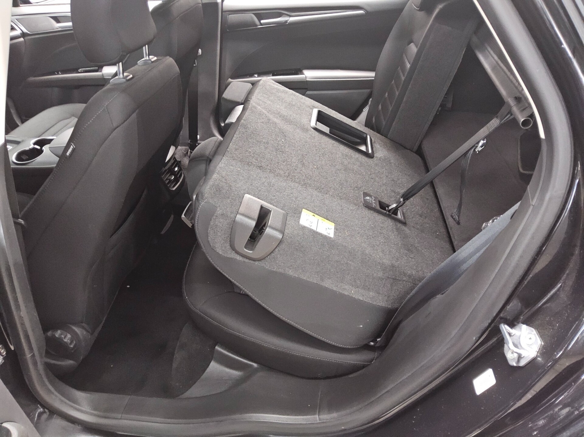 Ford Mondeo Turnier 2.0 EB Trend Navi AHK RFK SHZ 13