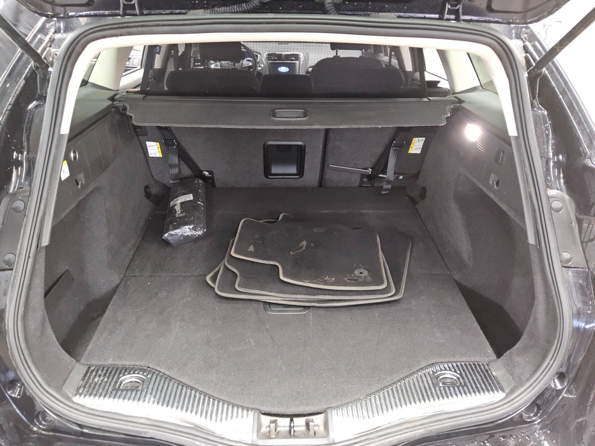 Ford Mondeo Turnier 2.0 EB Trend Navi AHK RFK SHZ 11