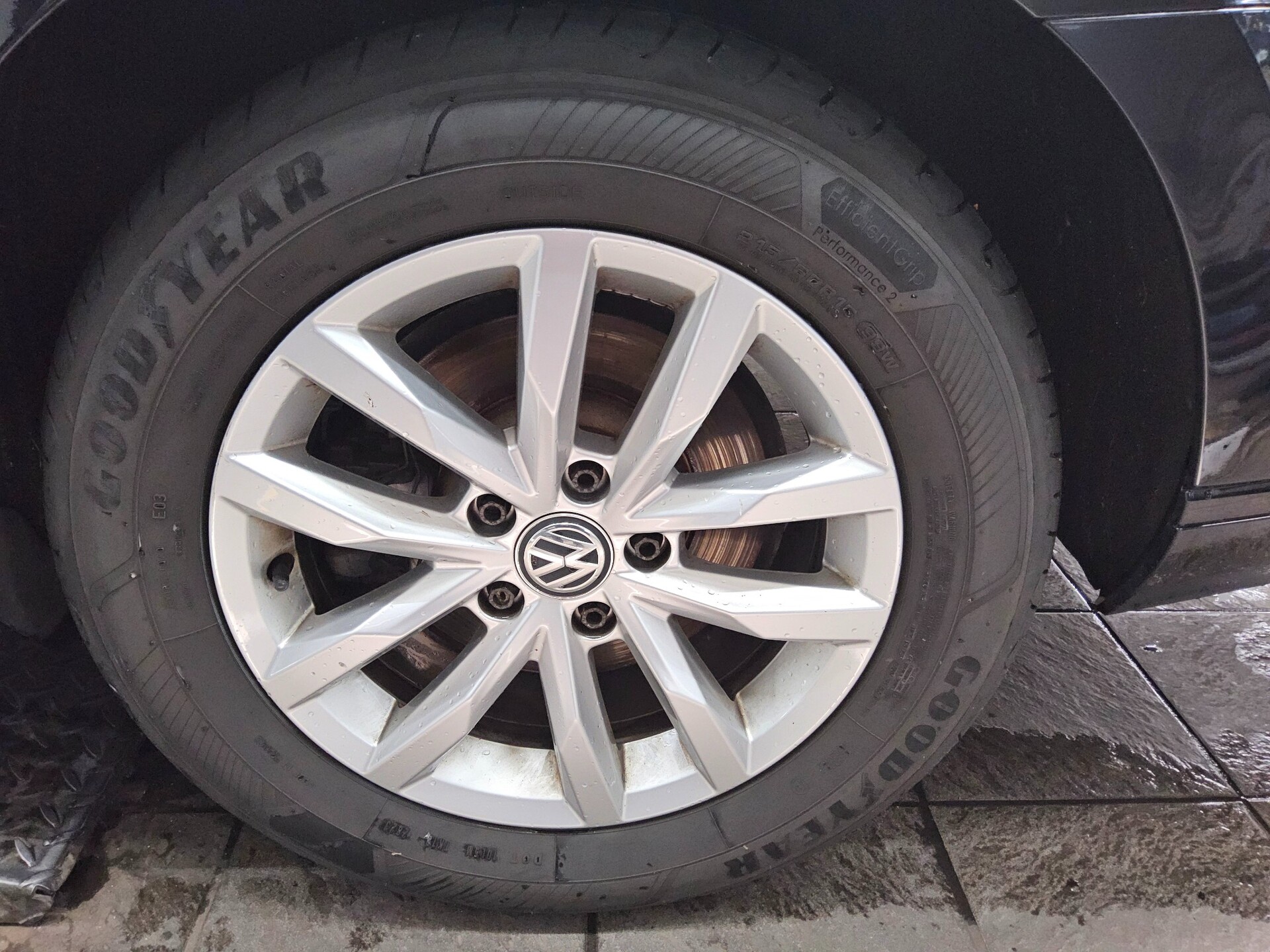 Volkswagen Passat Var. 2.0 TDI Comf. Navi PDC ACC Massage 10