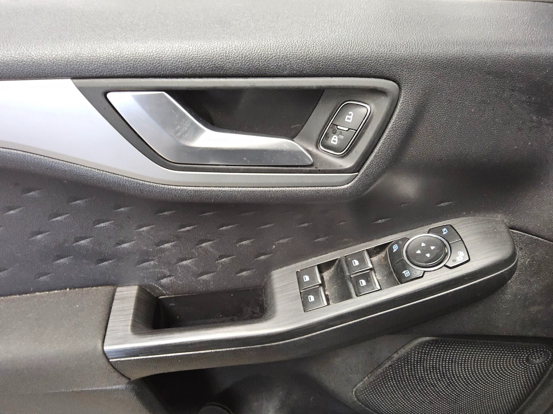 Ford Kuga 1.5 EB Cool&Connect Navi PDC SHZ DAB 9