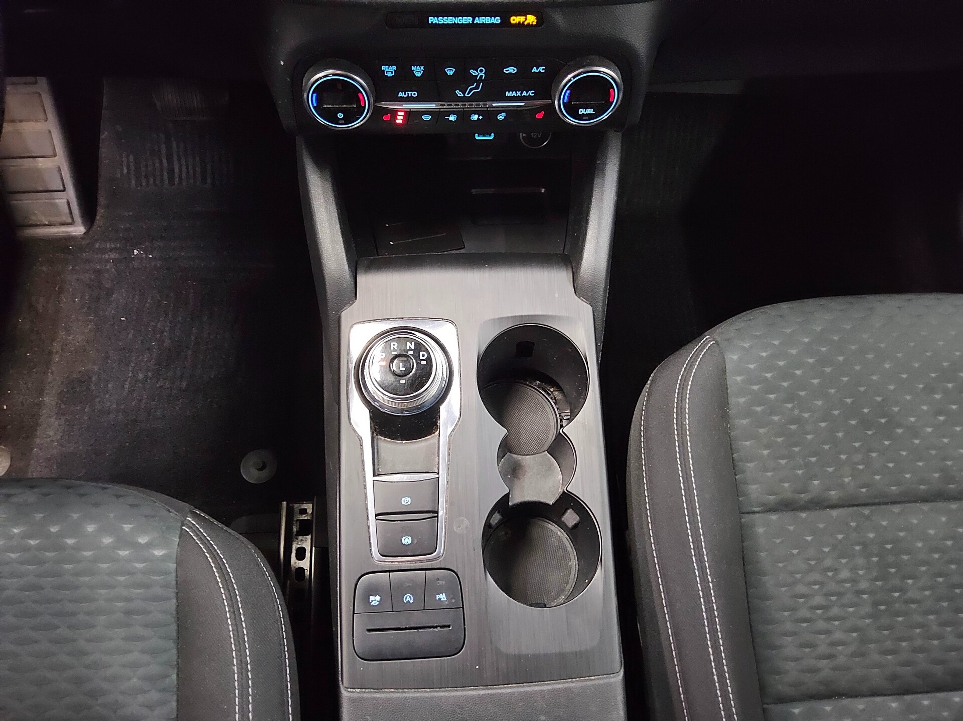 Ford Kuga 1.5 EB Cool&Connect Navi PDC SHZ DAB 6