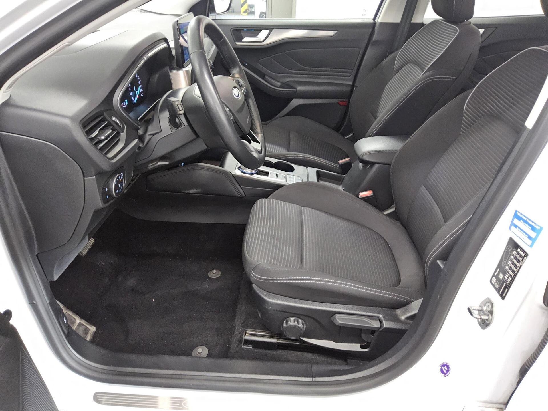 Ford Focus Turnier 2.0 EB Titanium Navi LED HuD B&O 8