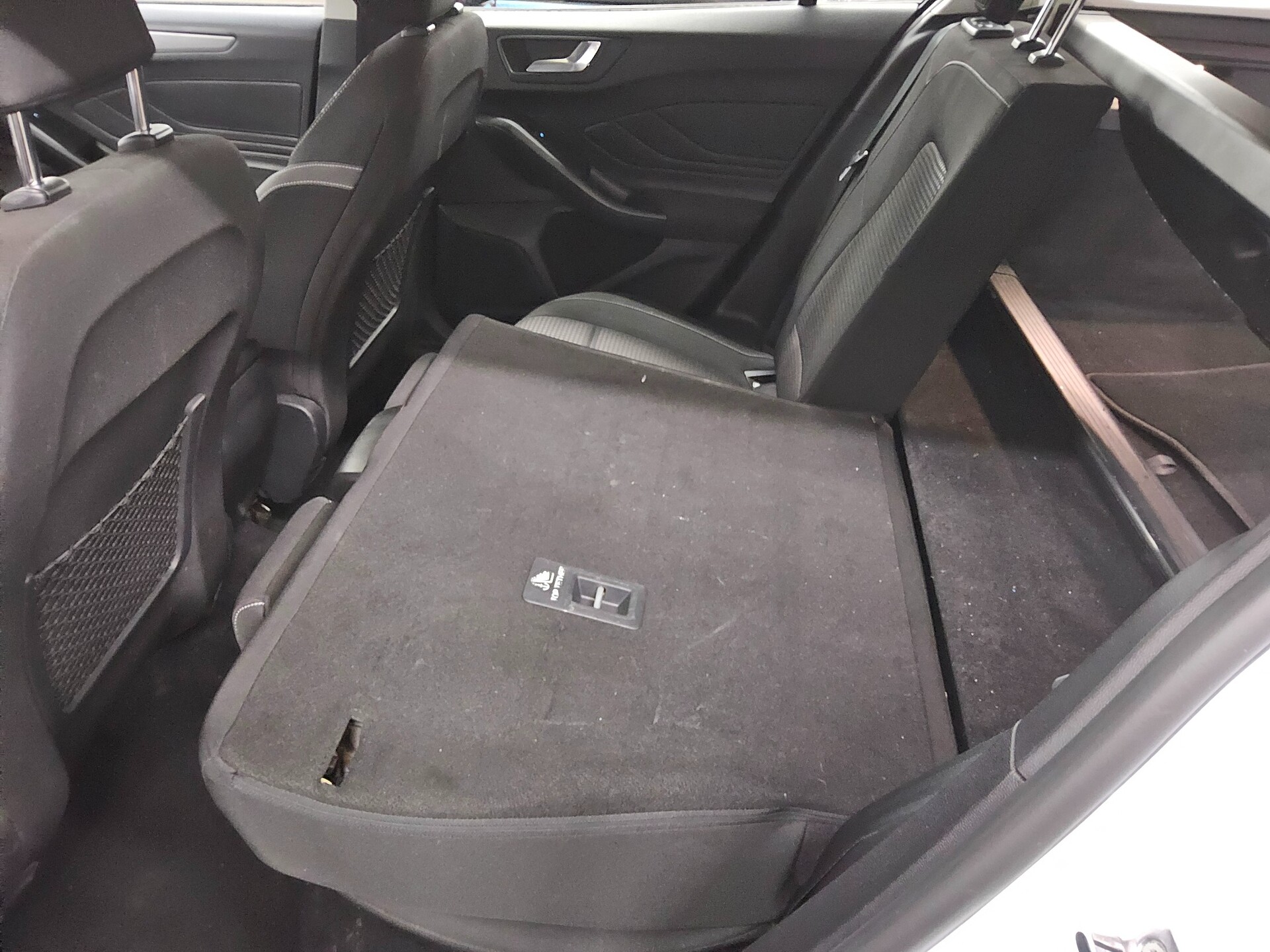 Ford Focus Turnier 1.5 EB Cool&Connect Navi LED PDC 12