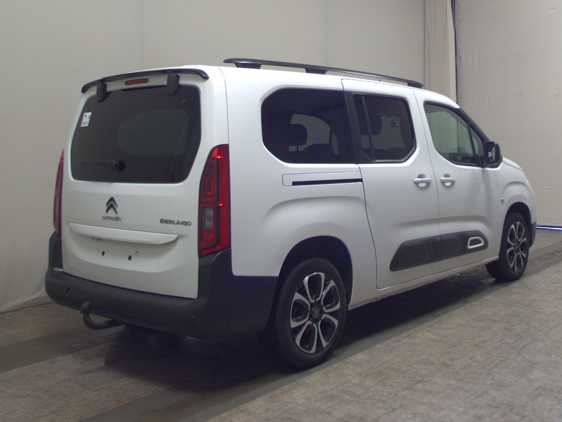 Citroën Berlingo 1.2 PureTech Shine Navi AHK RFK SHZ 4