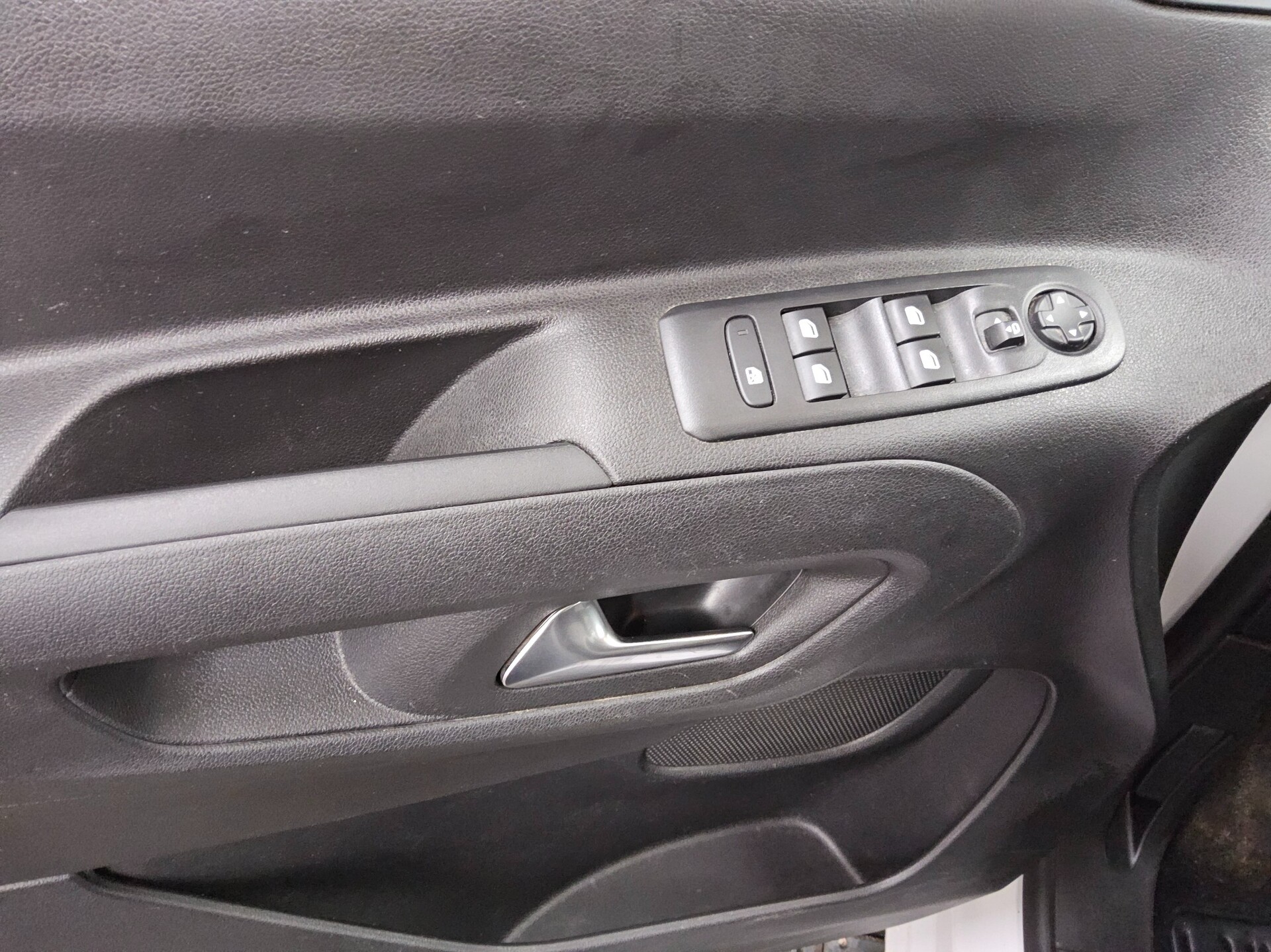 Citroën Berlingo 1.2 PureTech Shine Navi AHK RFK SHZ 9