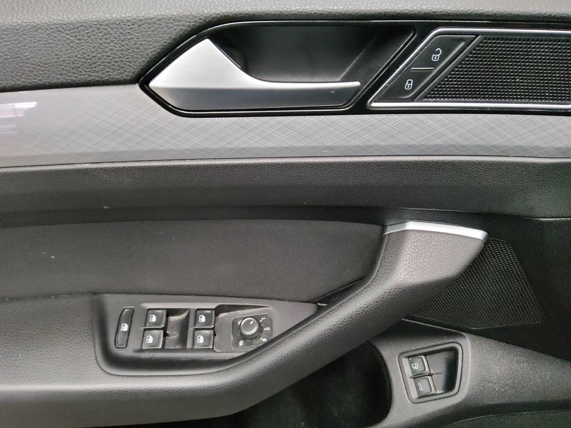 Volkswagen Passat Var. GTE 1.4 TSI Navi LED RFK ACC 9