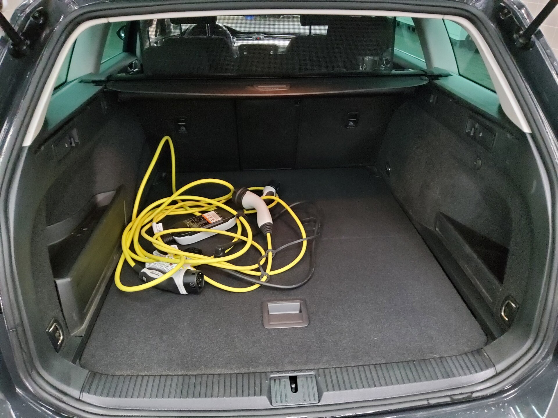 Volkswagen Passat Var. GTE 1.4 TSI Navi LED RFK ACC 12