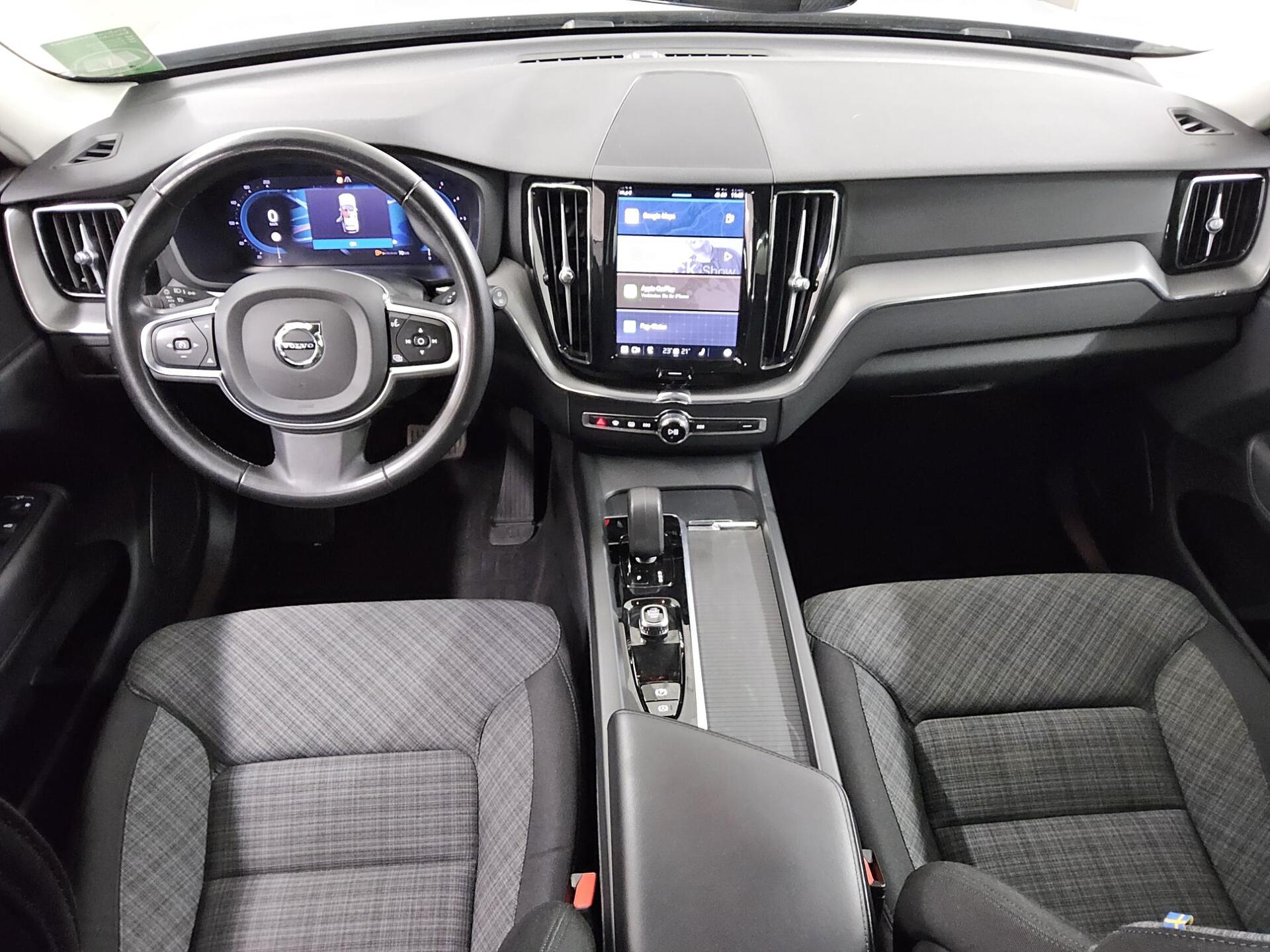 Volvo XC60 B4 D Core Navi LED AHK RFK PDC Shz 5