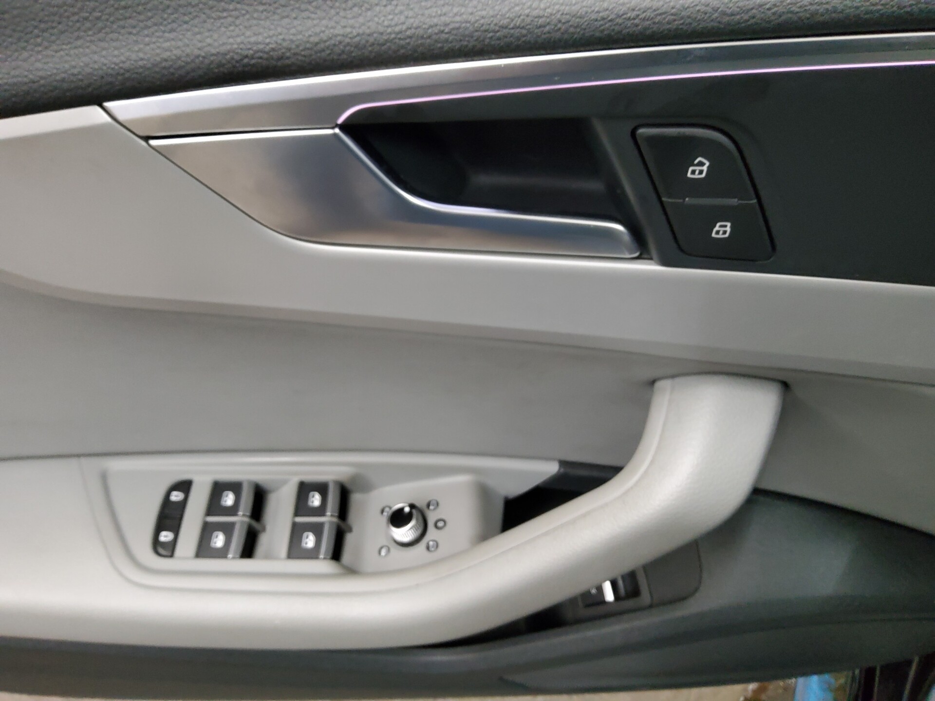 Audi A4 Avant 40 TDI Qu. S-Line Navi LED VC+ Pano HuD 10