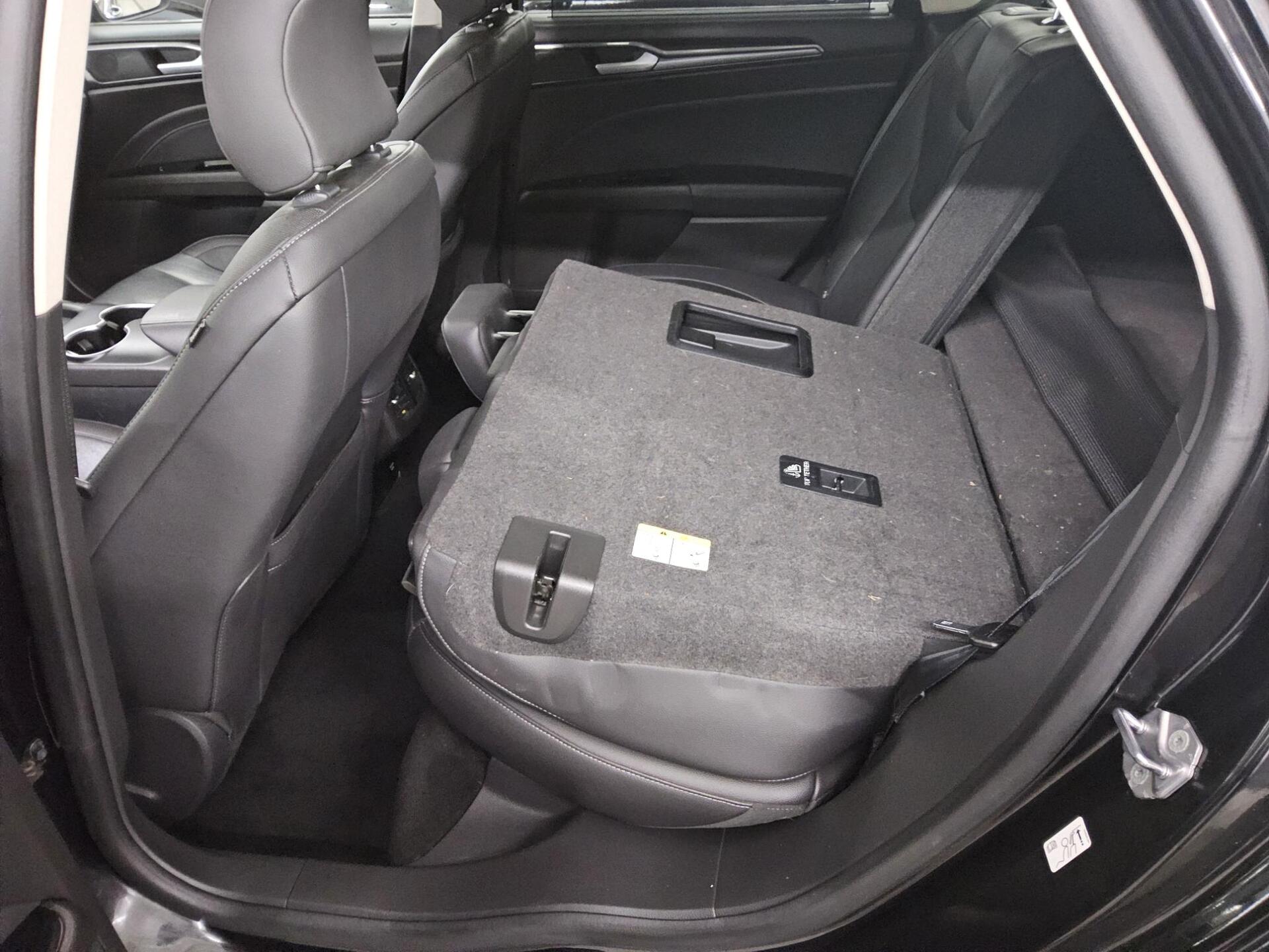 Ford Mondeo Turnier 2.0 EB Titanium Navi LED Pano 13