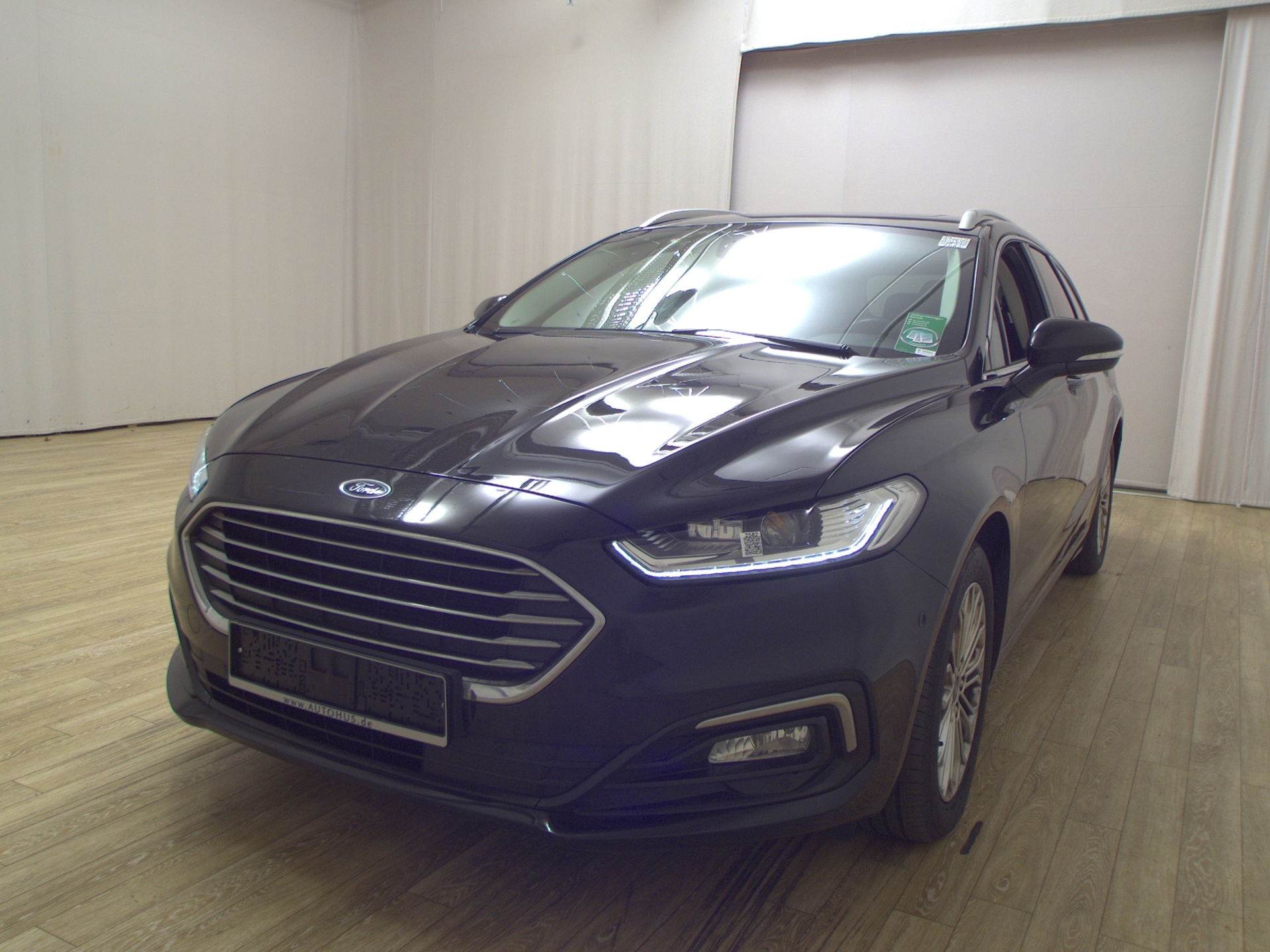 Ford Mondeo Turnier 2.0 EB Titanium Navi LED Pano 2