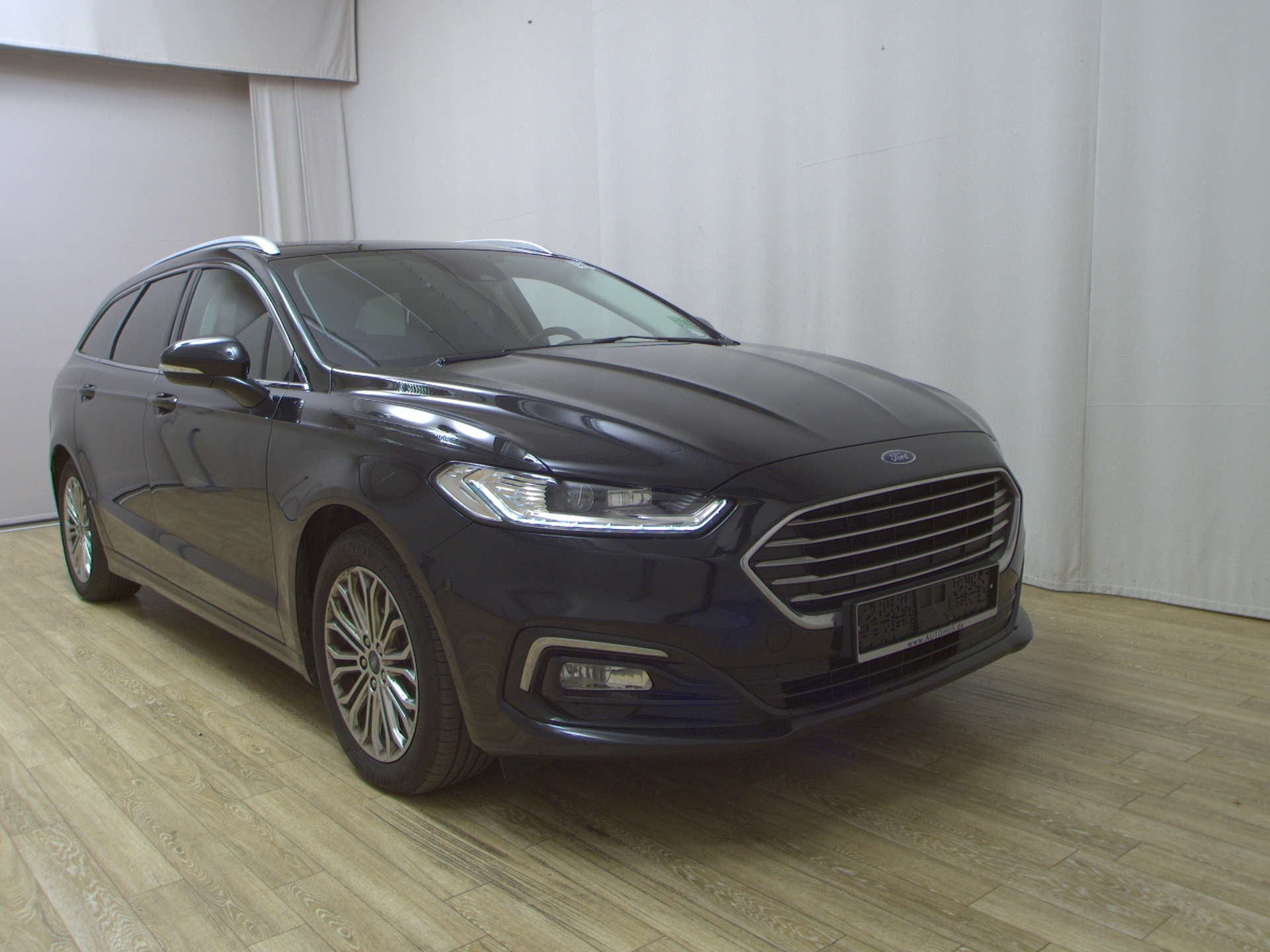 Ford Mondeo Turnier 2.0 EB Titanium Navi LED Pano 3