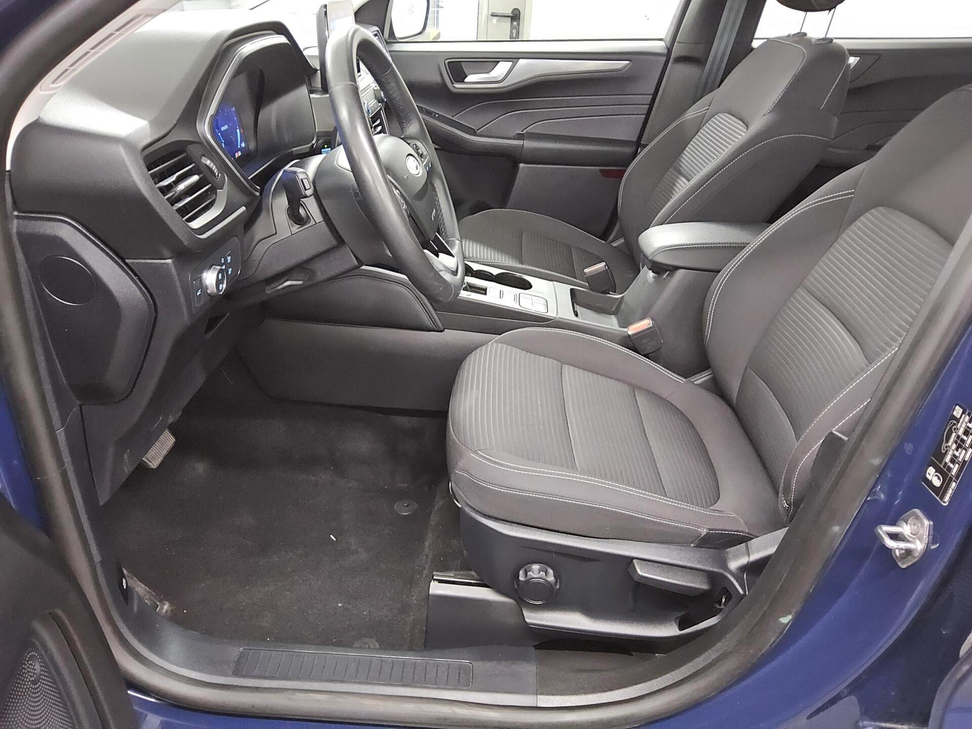 Ford Kuga 1.5 EB Titanium Navi LED HuD DigiTacho 9