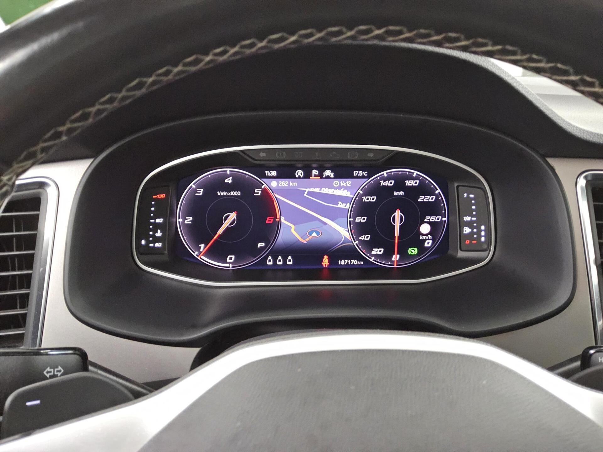 Seat Ateca 2.0 TDI Xperience Leder Navi LED vc Pano 8