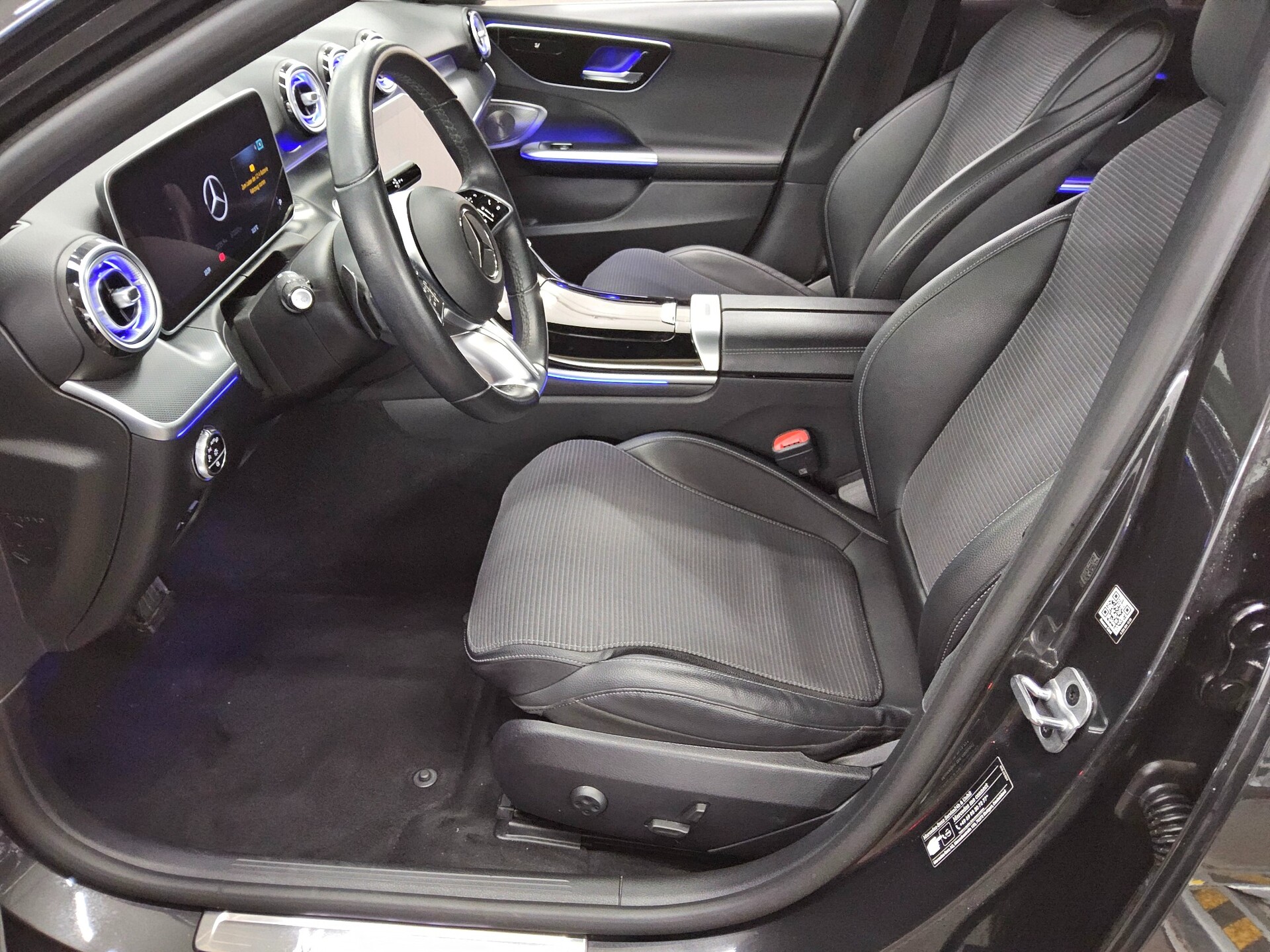 Mercedes-Benz C 200 T d Avantgarde Navi LED MBUX RfK Burmester 9