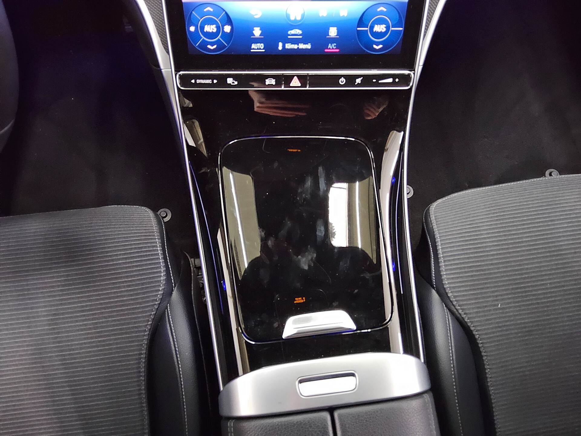 Mercedes-Benz C 200 T d Avantgarde Navi LED MBUX RfK Burmester 6