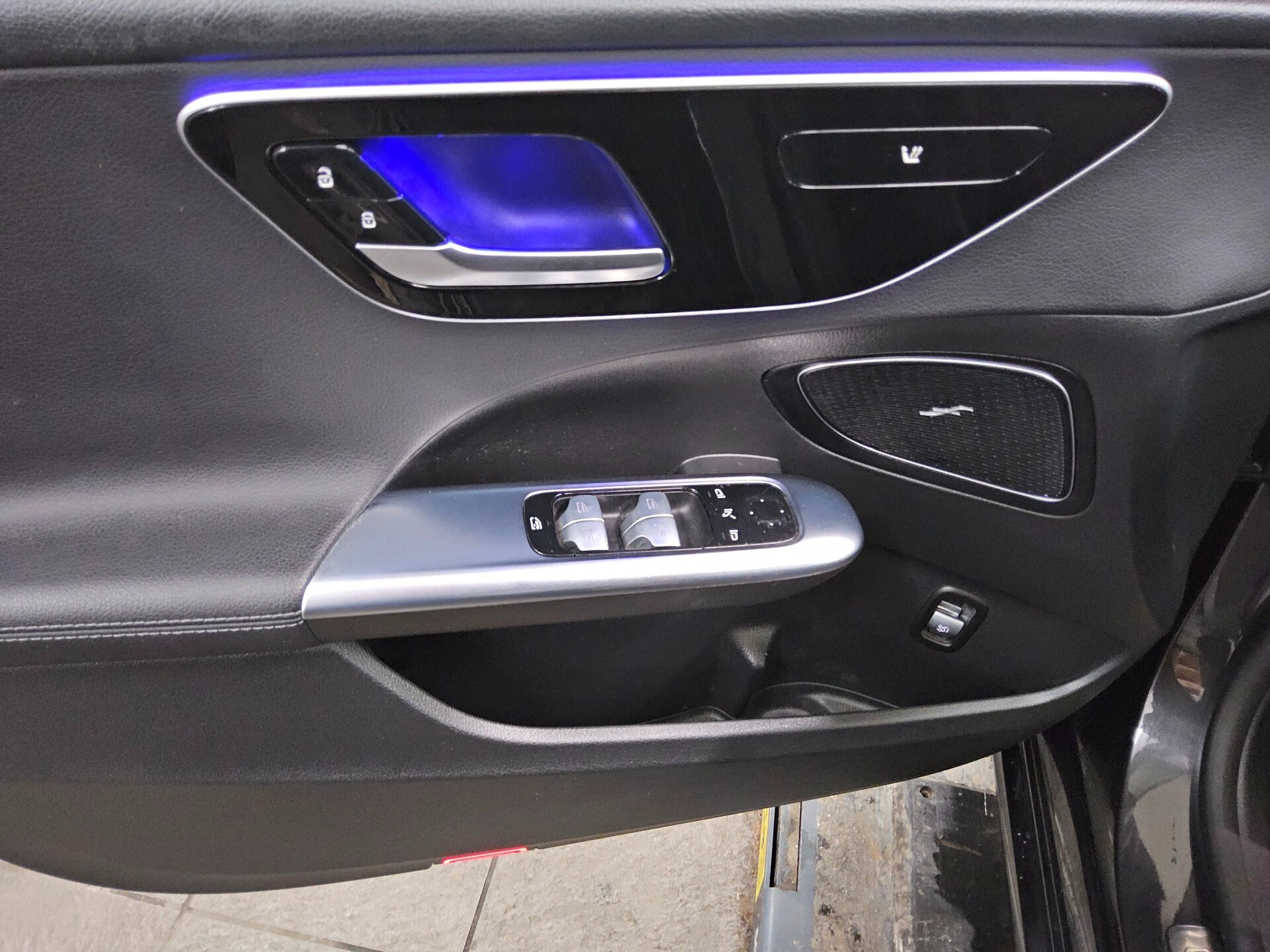 Mercedes-Benz C 200 T d Avantgarde Night Navi MBUX AHK Distr.+ 10