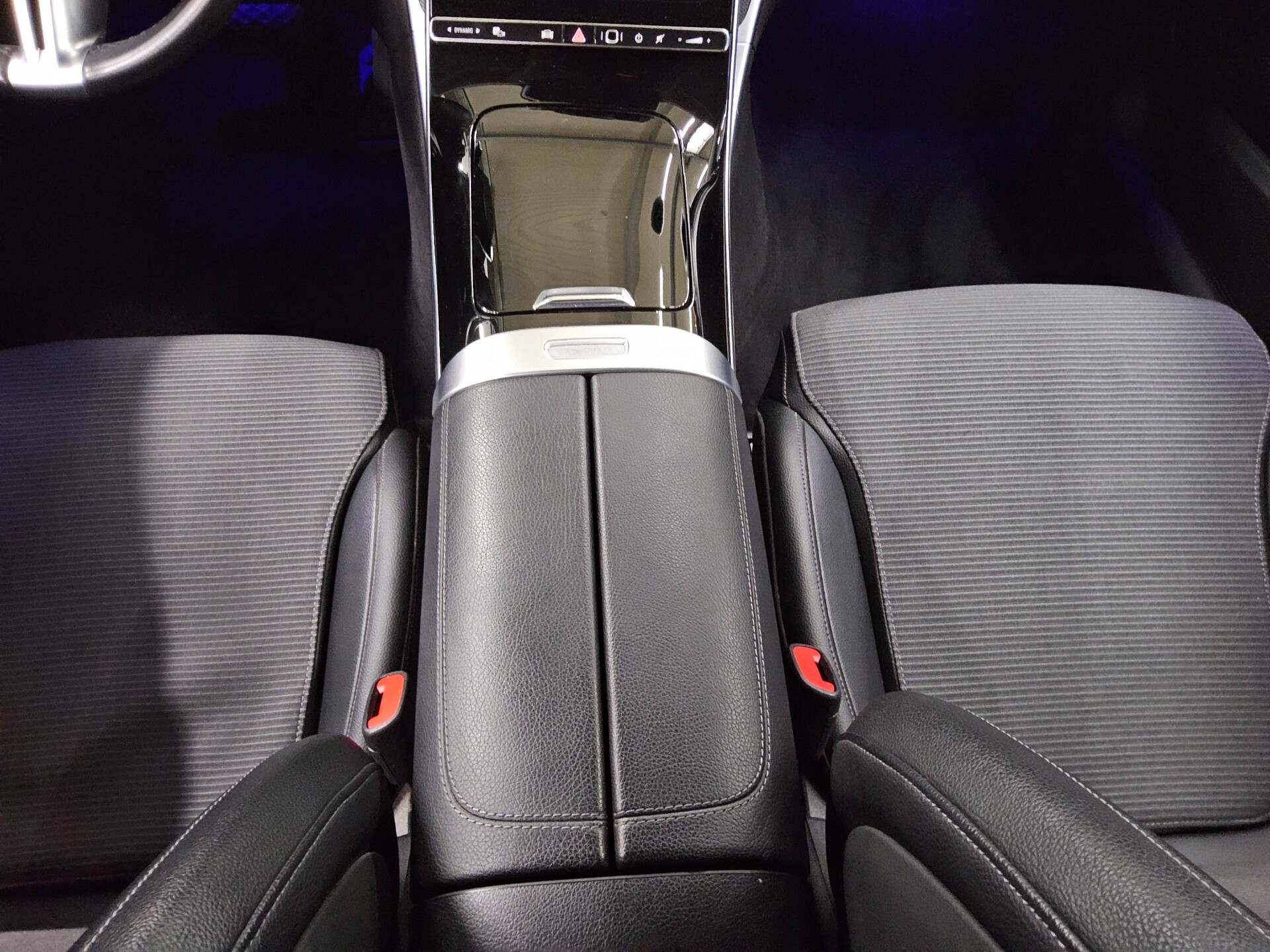 Mercedes-Benz C 200 T d Avantgarde Night Navi MBUX AHK Distr.+ 6