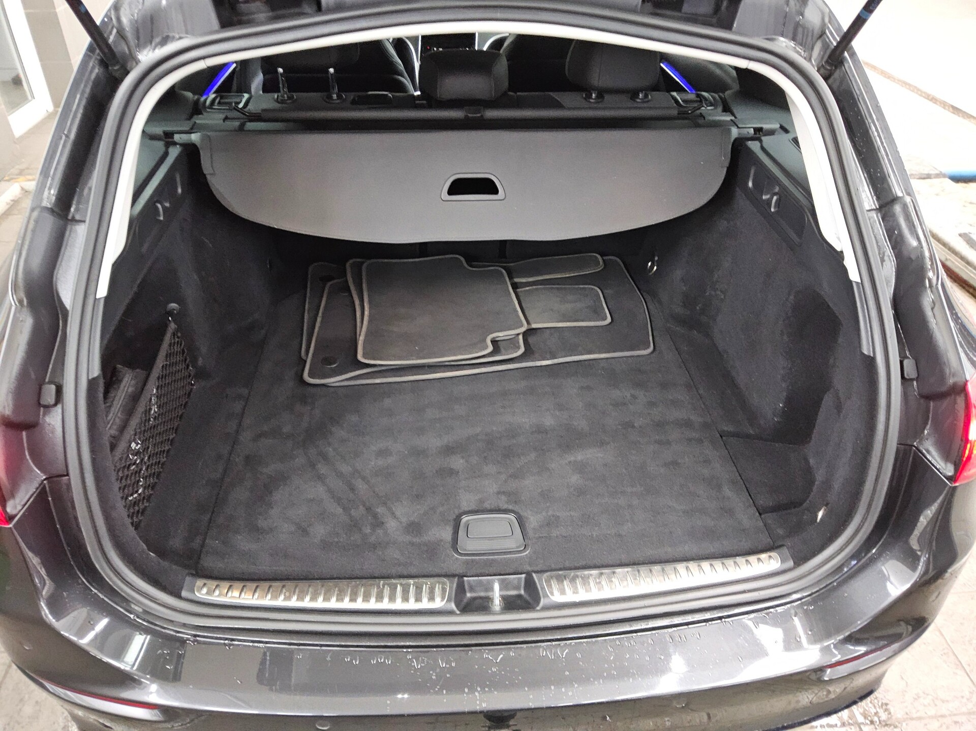 Mercedes-Benz C 200 T d Avantgarde Night Navi MBUX AHK Distr.+ 12