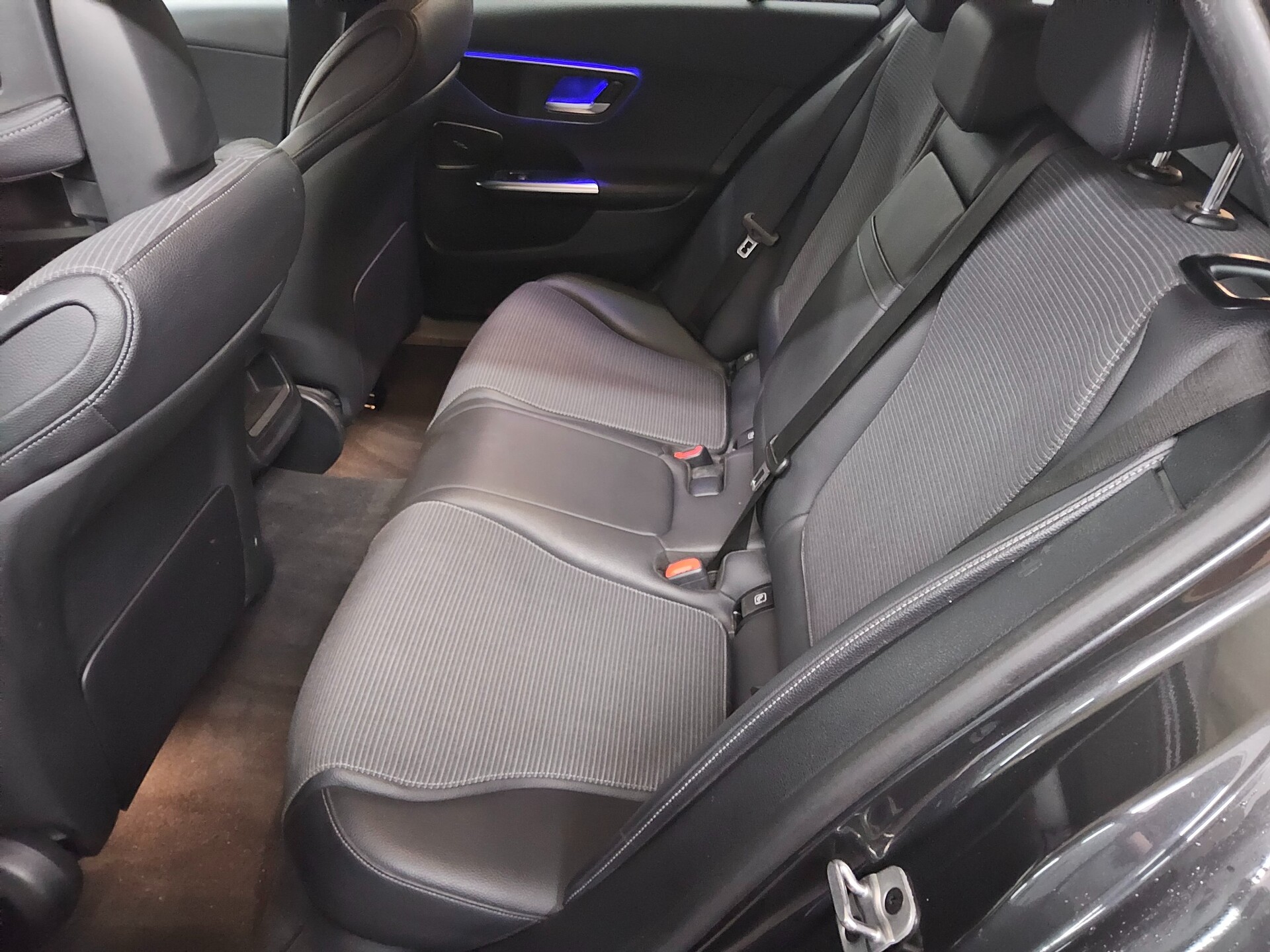 Mercedes-Benz C 200 T d Avantgarde Night Navi MBUX AHK Distr.+ 13