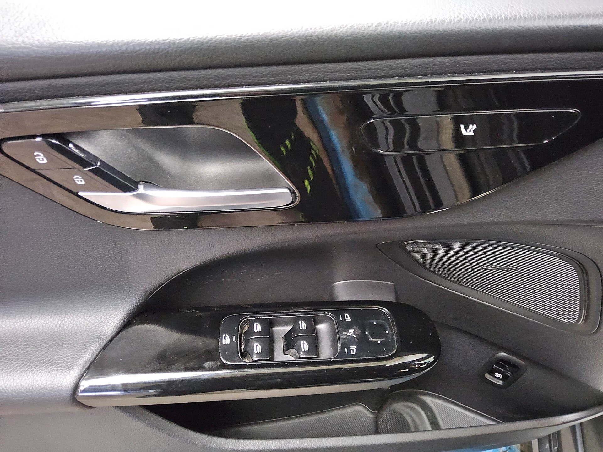 Mercedes-Benz C 200 T d Navi LED MBUX AHK Distronic+ RFK 10