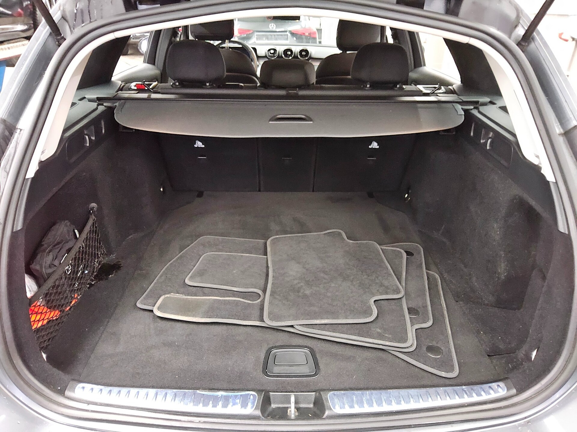 Mercedes-Benz C 200 T d Navi LED MBUX AHK Distronic+ RFK 12