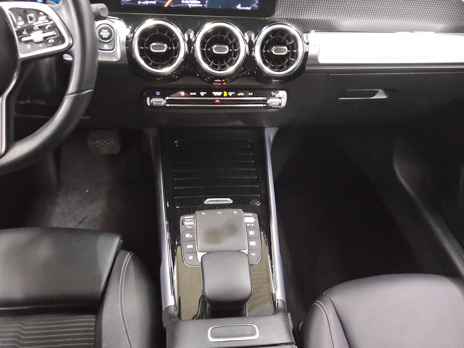 Mercedes-Benz GLB 220 d Progressive Navi LED MBUX AHK Distr.+ 6