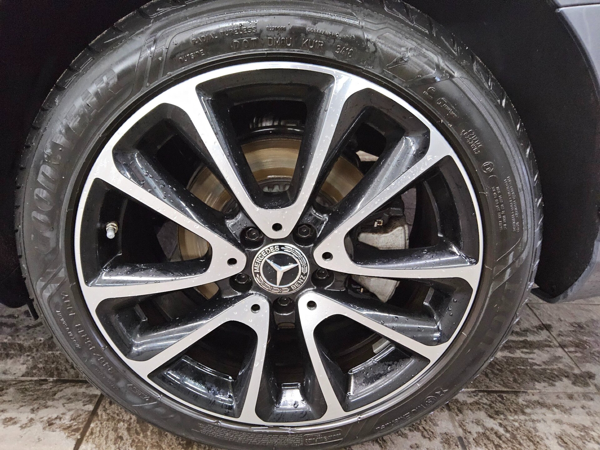 Mercedes-Benz E 220 d 4M Avantgarde Night Navi Wides. LED 360° 11