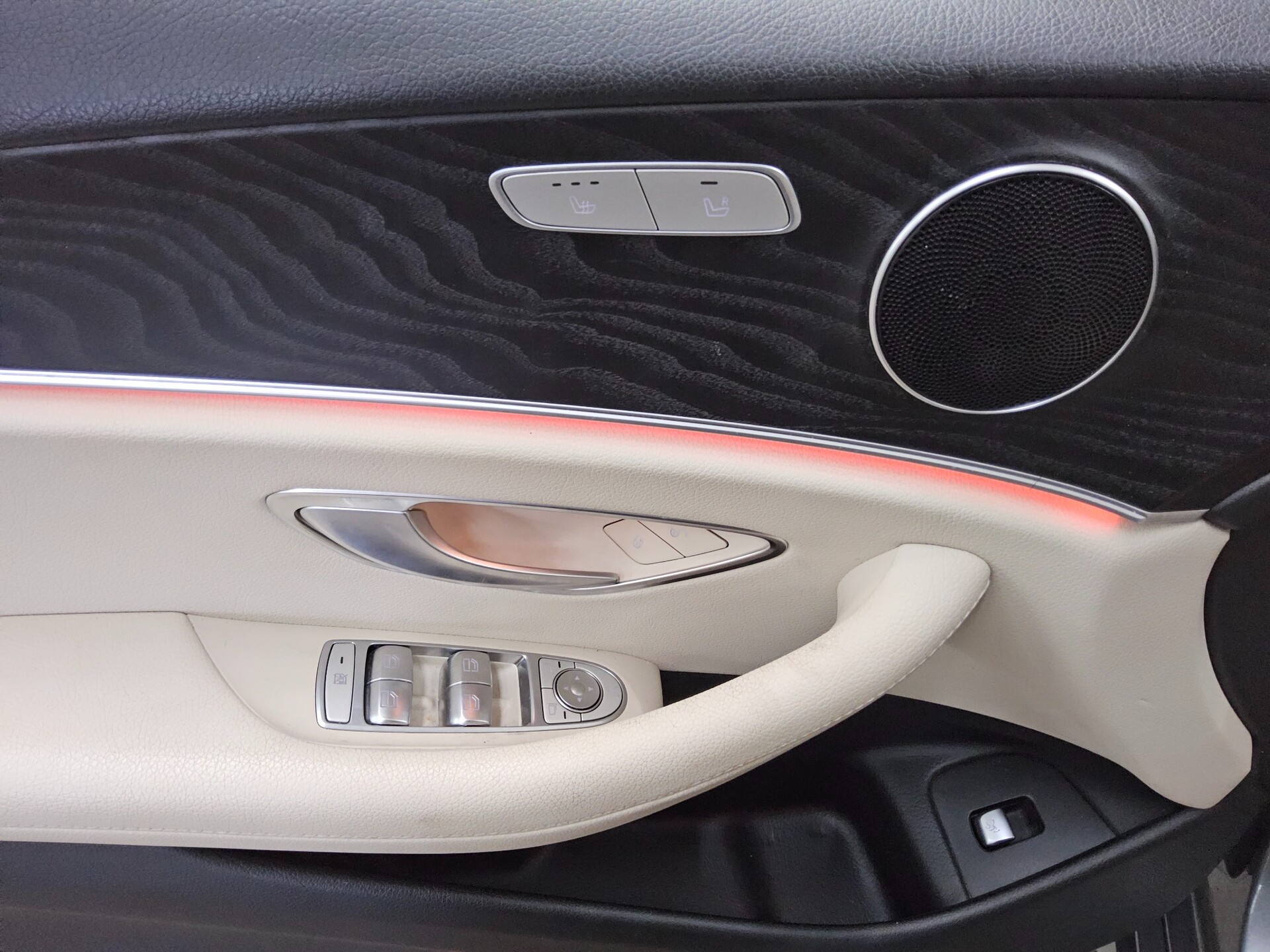 Mercedes-Benz E 220 d 4M Avantgarde Night Navi Wides. LED 360° 10