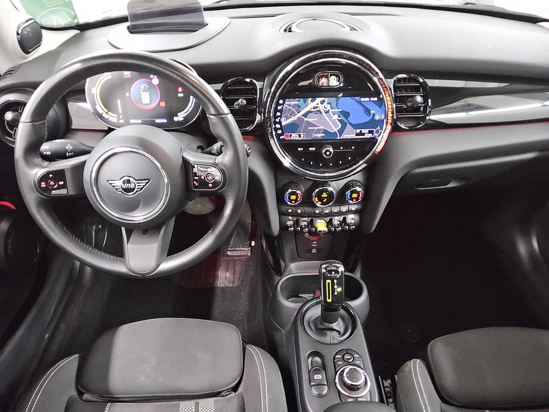 MINI Cooper SE Essential Trim Navi LED Pano HiFi HuD 5