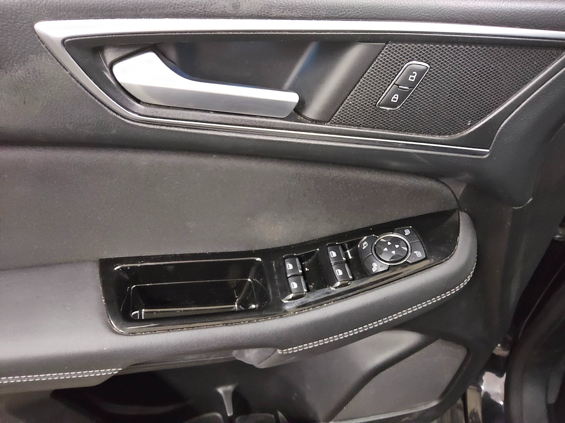 Ford Galaxy 2.0 EB Titanium 7-Sitze Navi LED Pano RfK 9