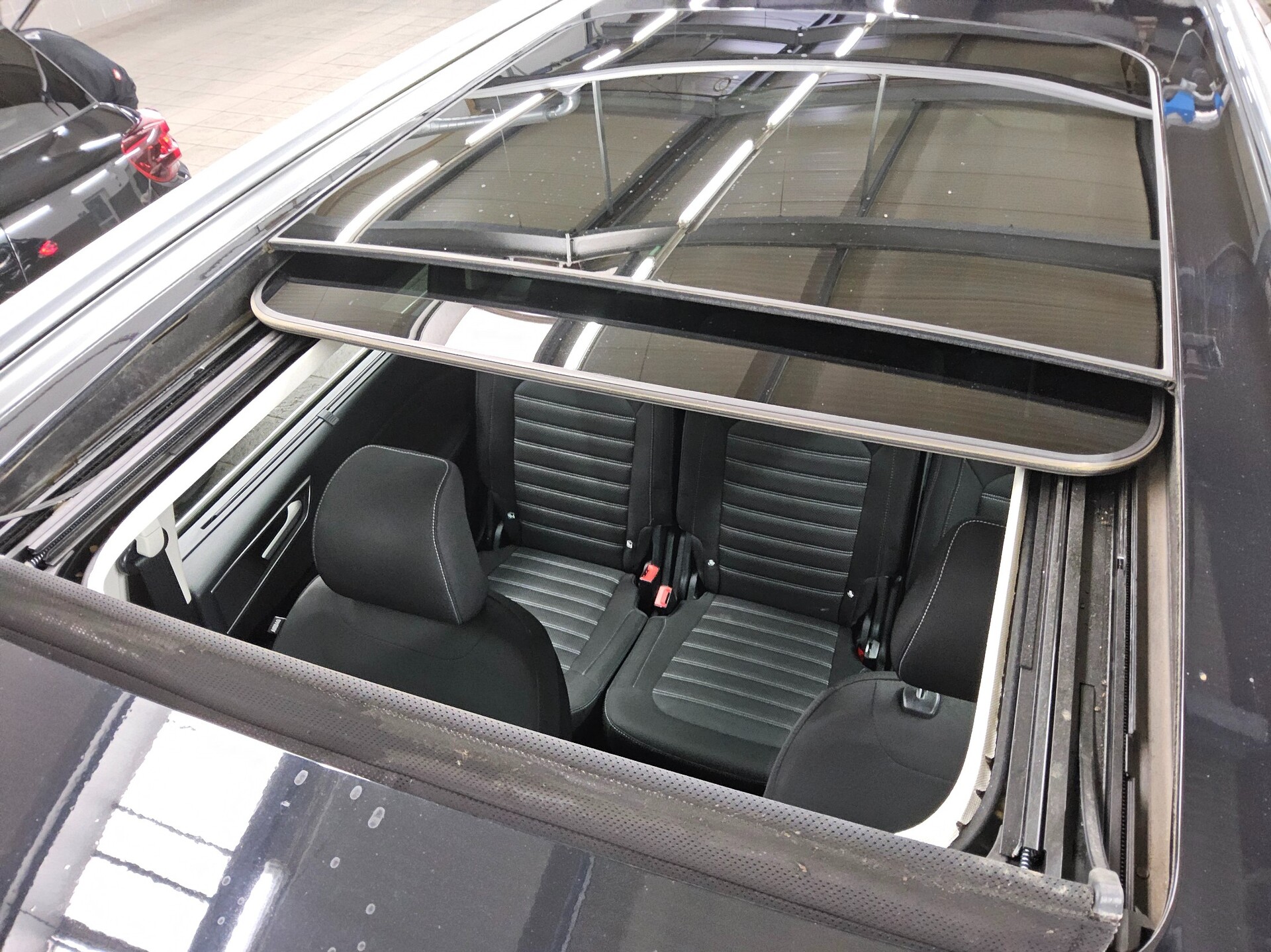 Ford Galaxy 2.0 EB Titanium 7-Sitze Navi LED Pano RfK 11