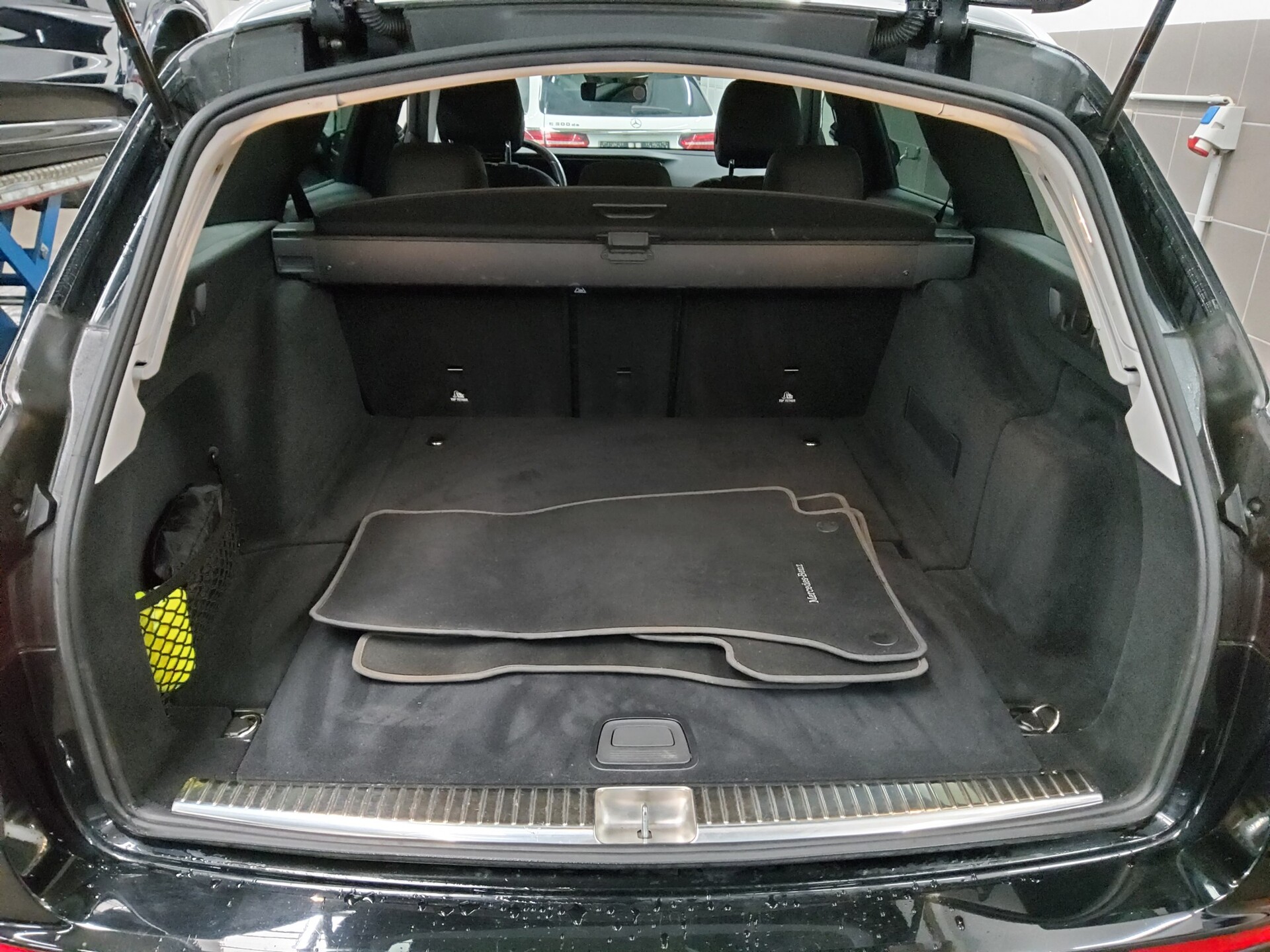 Mercedes-Benz E 220 T d Avantgarde Navi LED MBUX-AR StandHzg 12