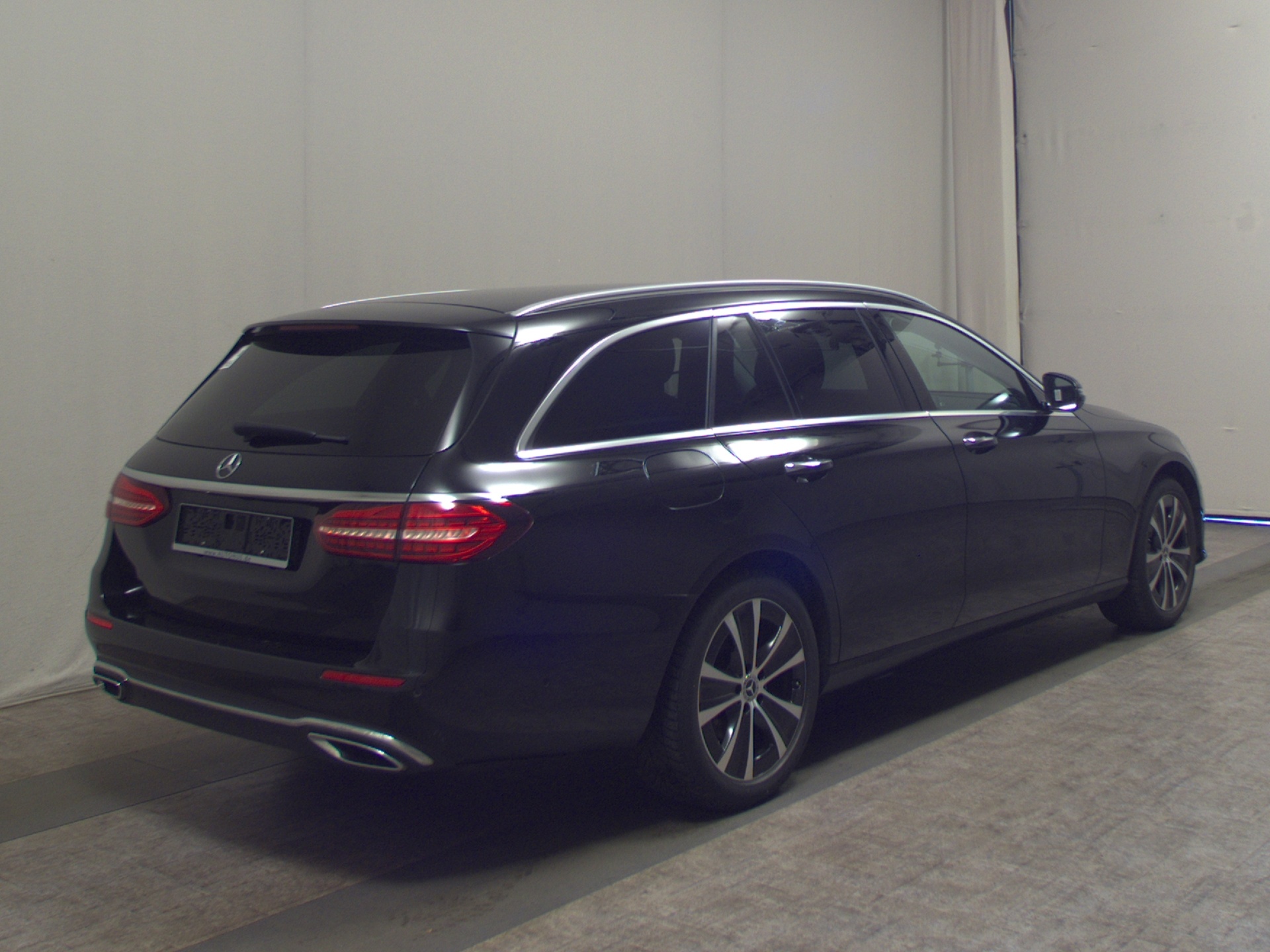 Mercedes-Benz E 220 T d Avantgarde Navi LED MBUX-AR StandHzg 4