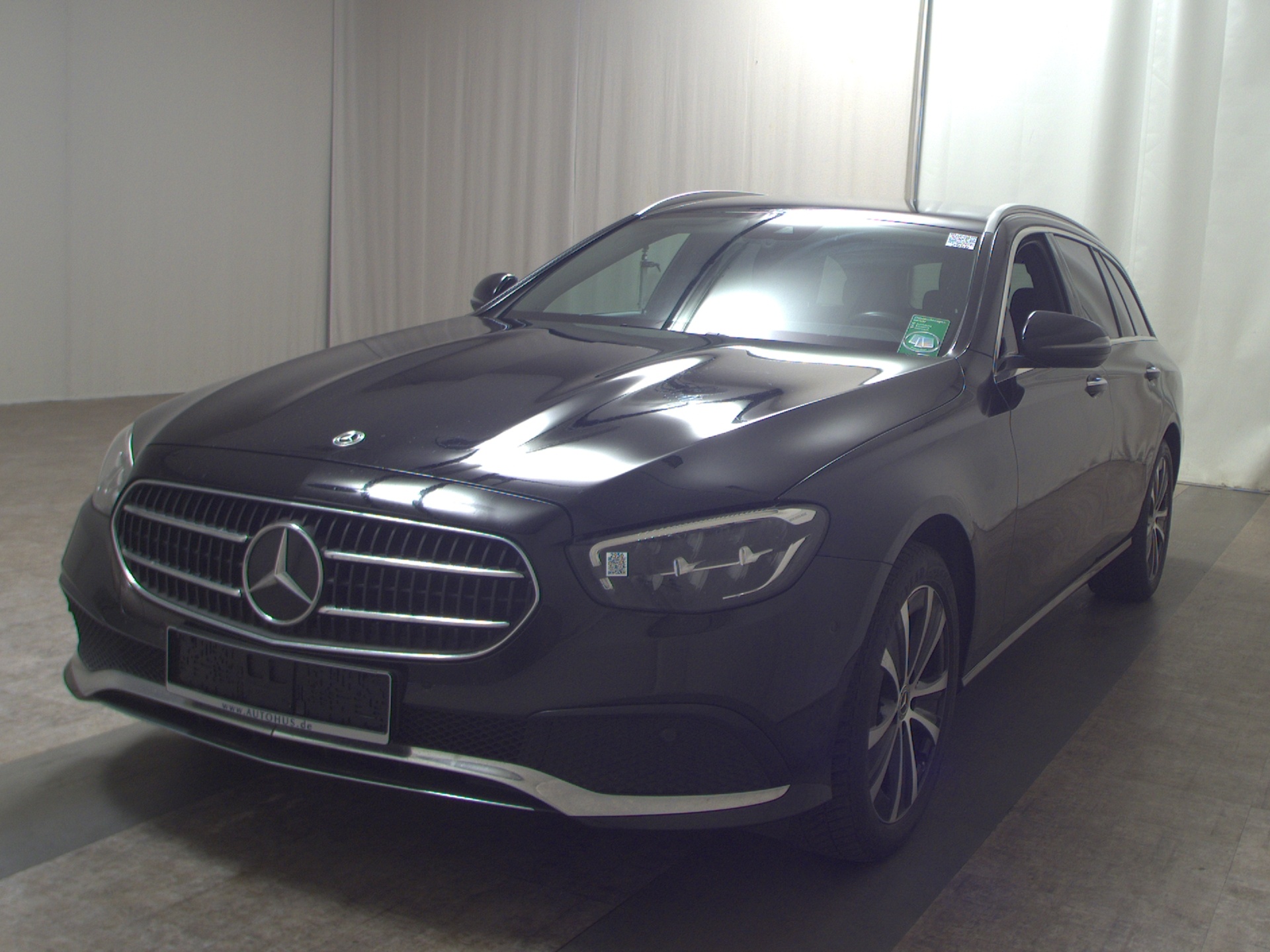 Mercedes-Benz E 220 T d Avantgarde Navi LED MBUX-AR StandHzg 2