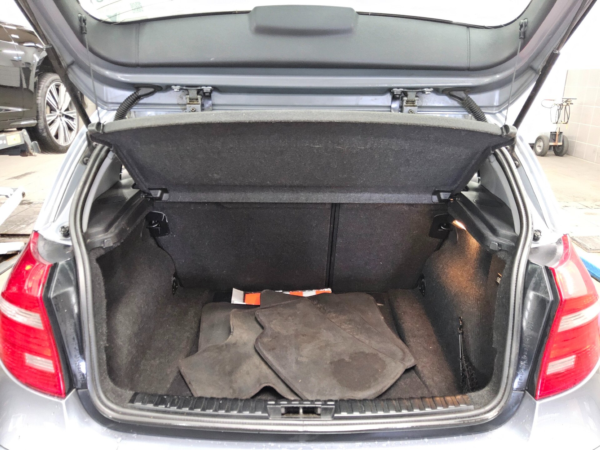 BMW 118i PDC Shz Tempomat HU 06/27 CD 11