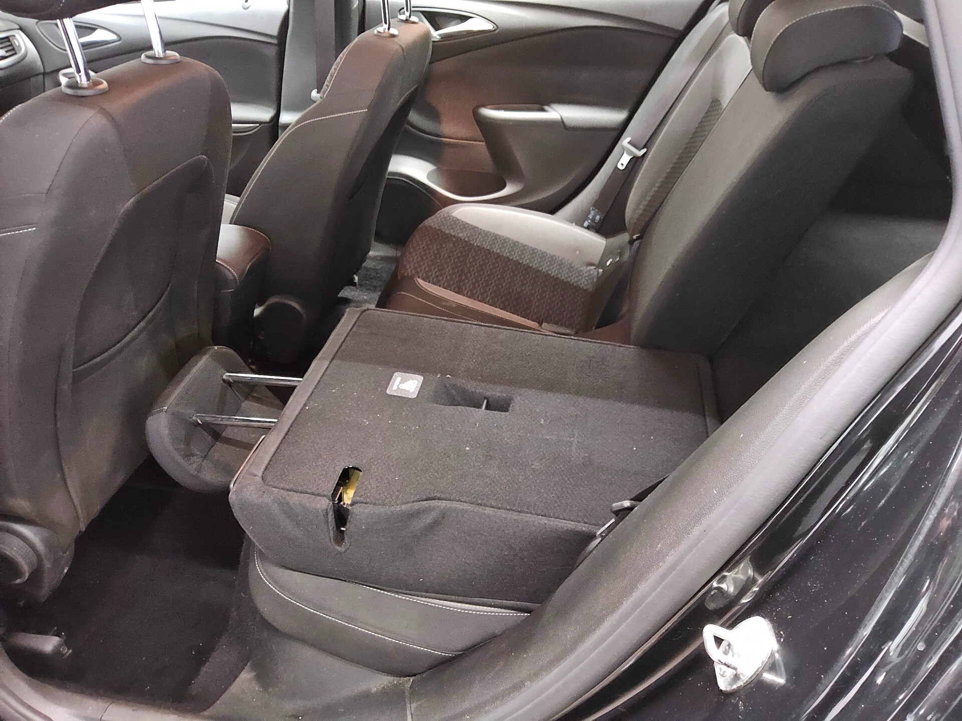 Opel Astra ST 1.5 D Business Ed. Navi LED RfK PDC Shz 12