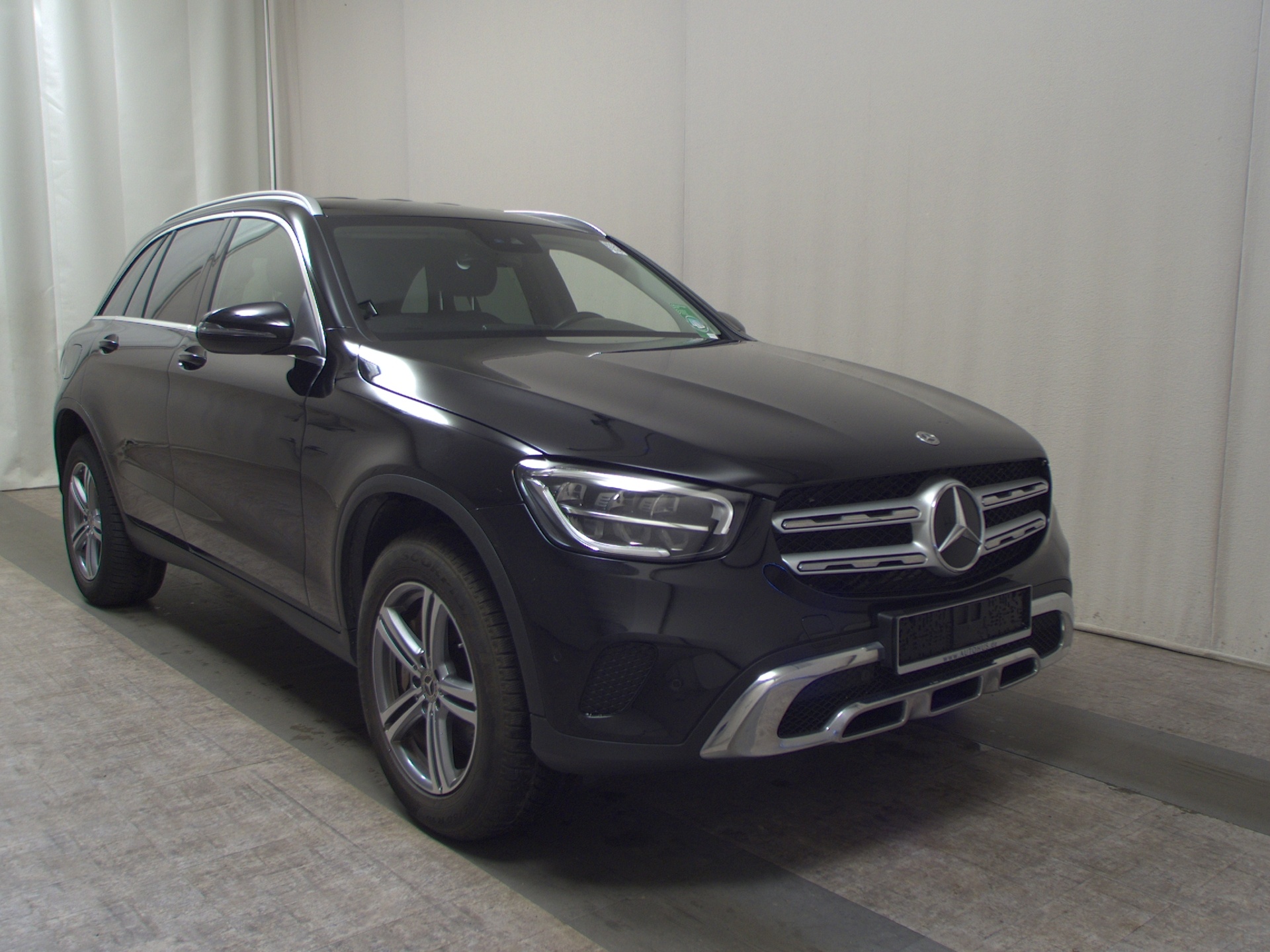 Mercedes-Benz GLC 300 e 4M Navi LED Distr.+ RFK AHK 3