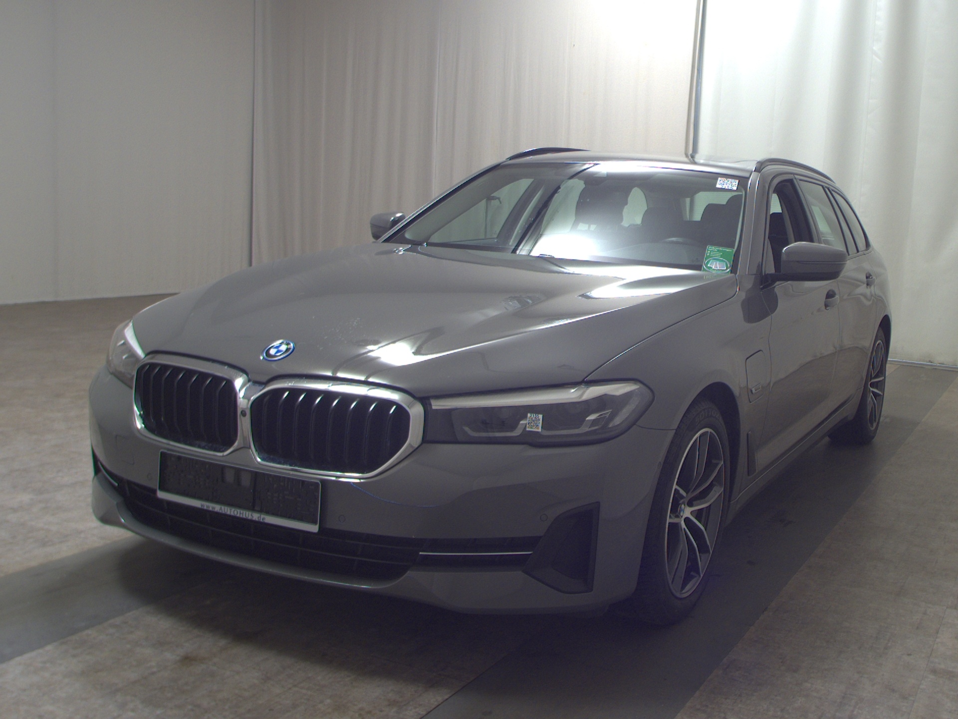 BMW 530e Touring e Leder Navi LED LC prof. Pano 360° 2