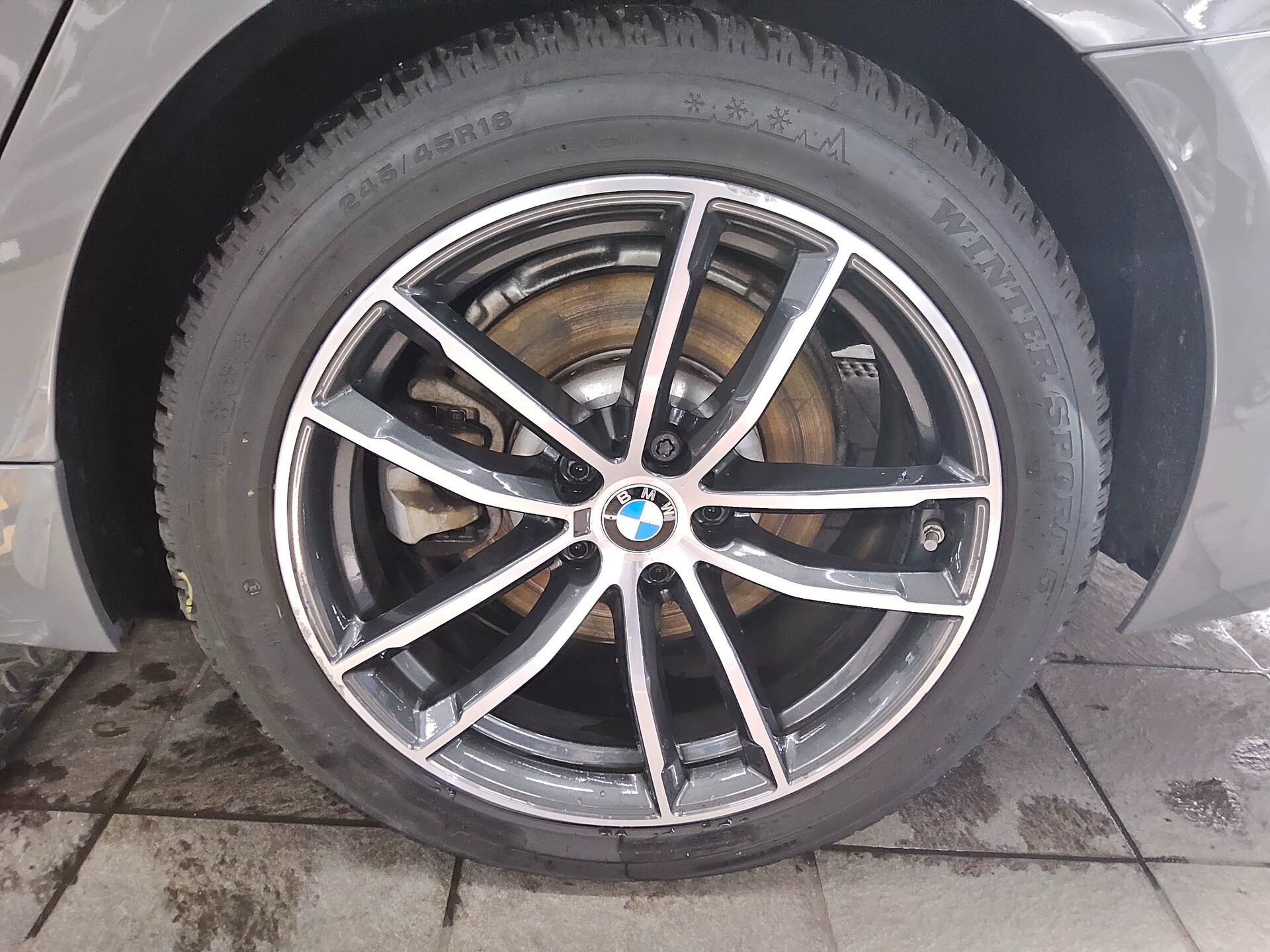 BMW 530e Touring e Leder Navi LED LC prof. Pano 360° 13