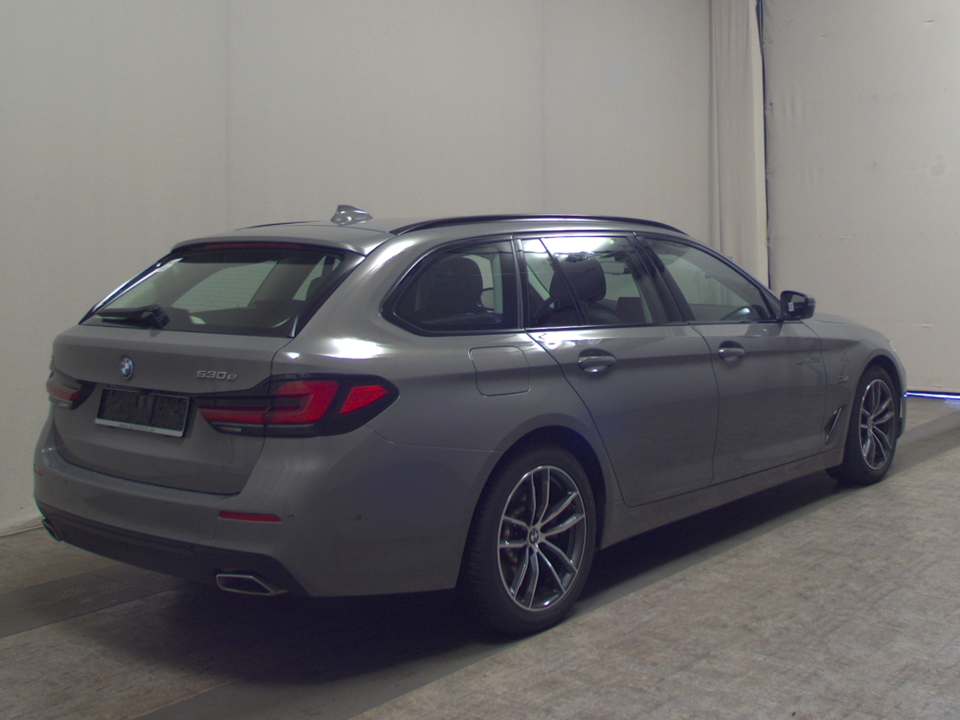 BMW 530e Touring e Leder Navi LED LC prof. Pano 360° 4
