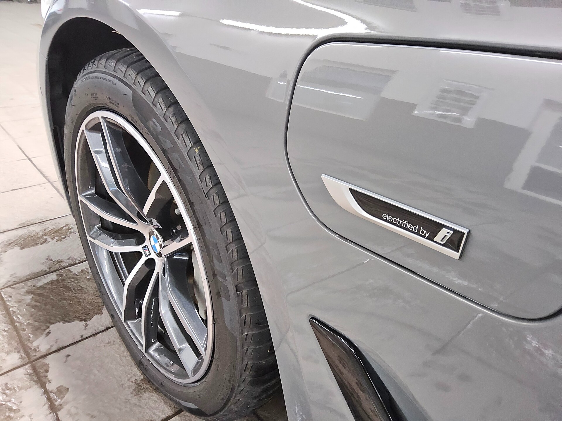 BMW 530e Touring e Leder Navi LED LC prof. Pano 360° 12