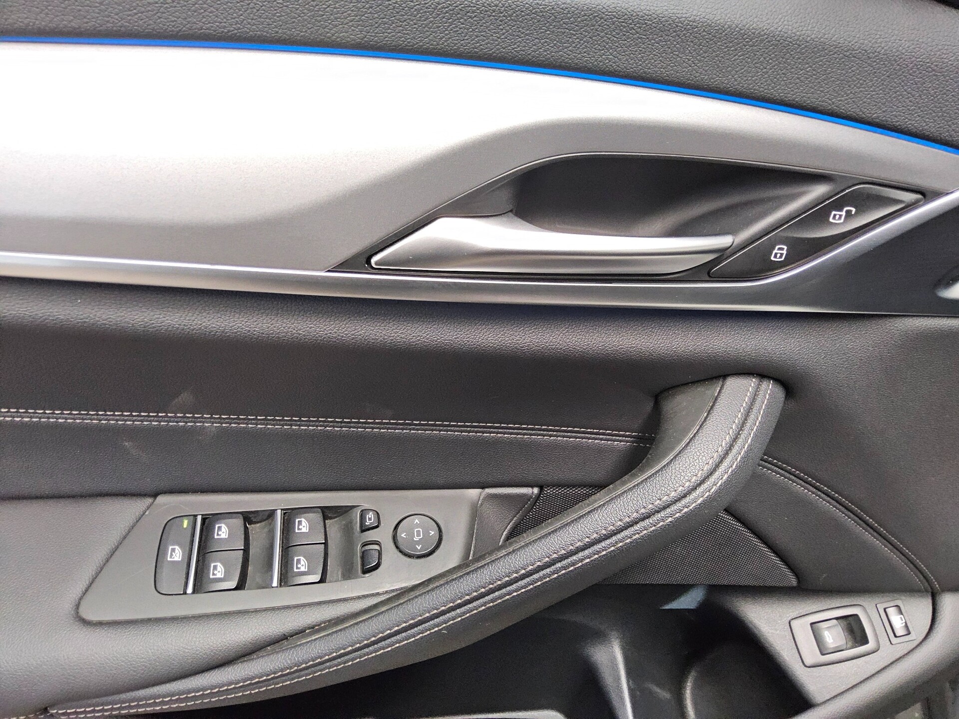 BMW 530e Touring e Leder Navi LED LC prof. Pano 360° 10