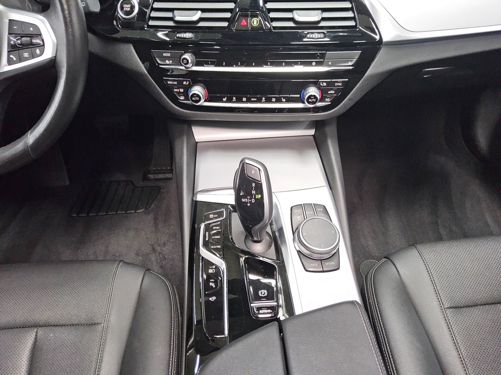 BMW 530e Touring e Leder Navi LED LC prof. Pano 360° 6