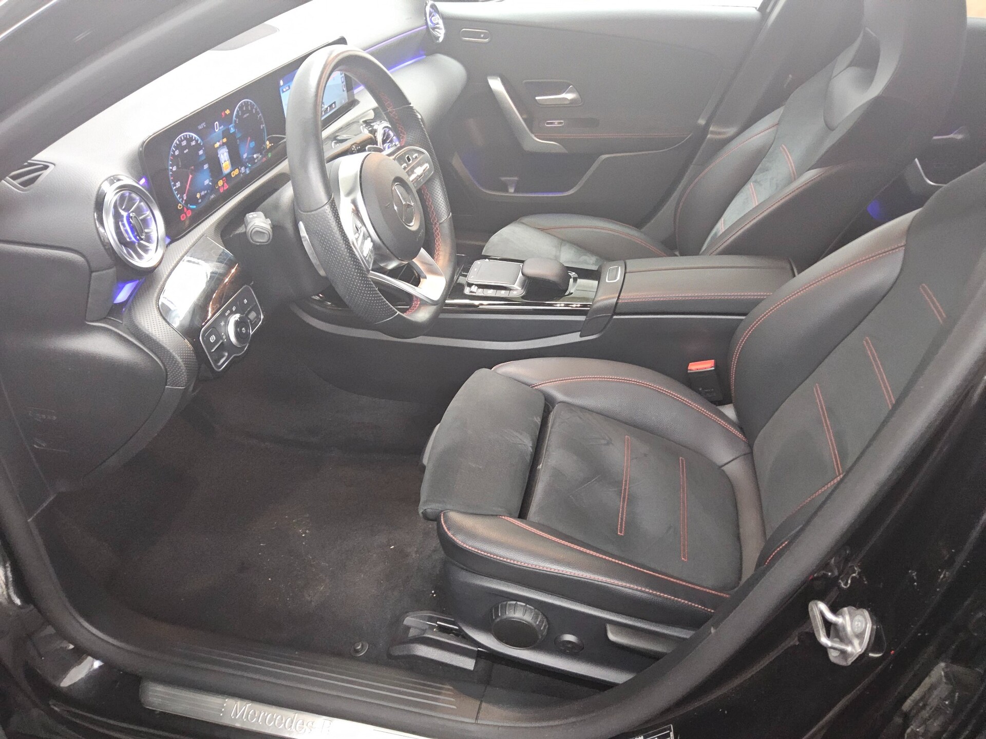 Mercedes-Benz A 250 e AMG-Line Navi Multibeam MBUX high Sound 9