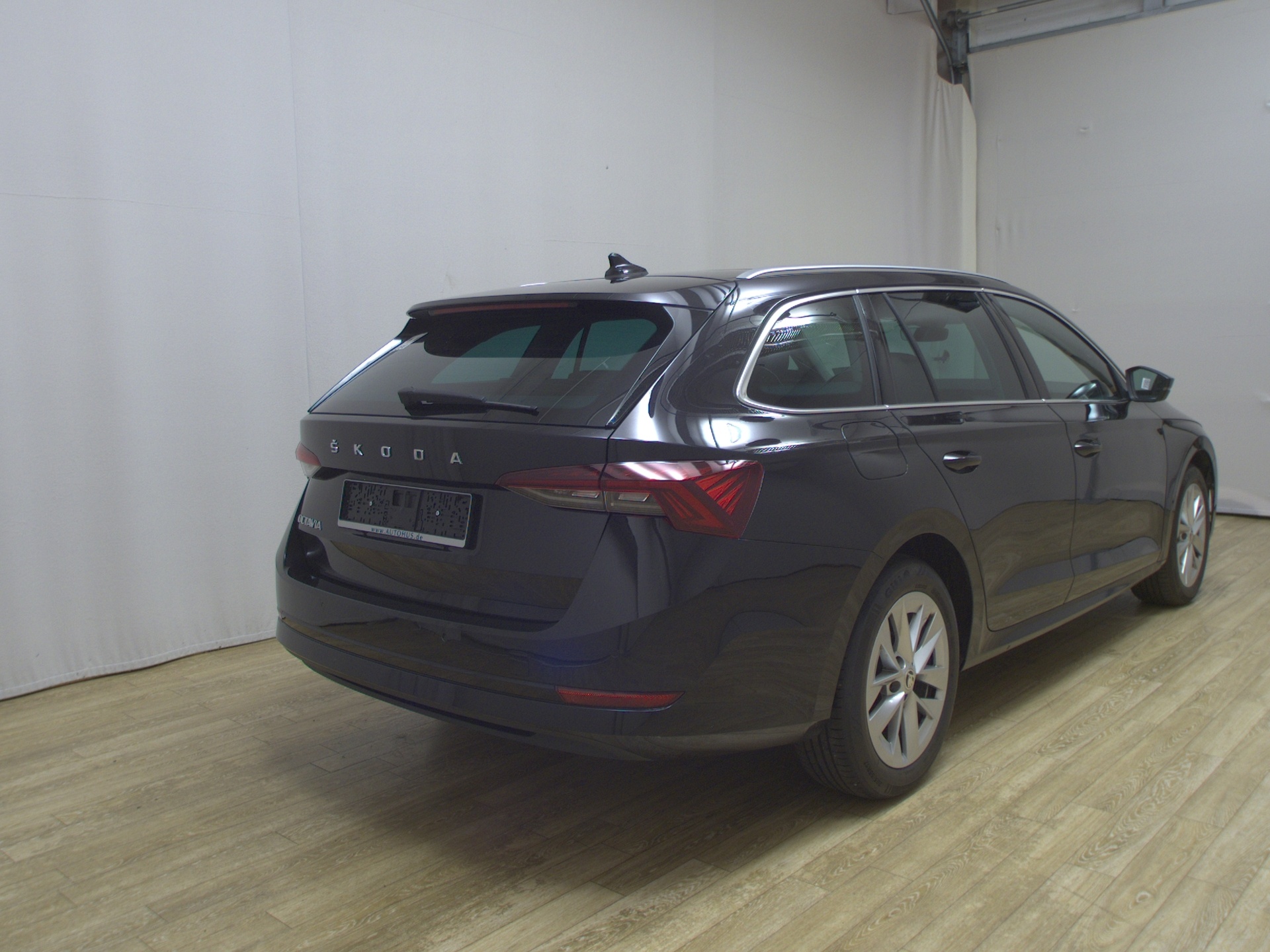 Skoda Octavia Kombi 2.0 TDI Style Navi vc Pano LED 4