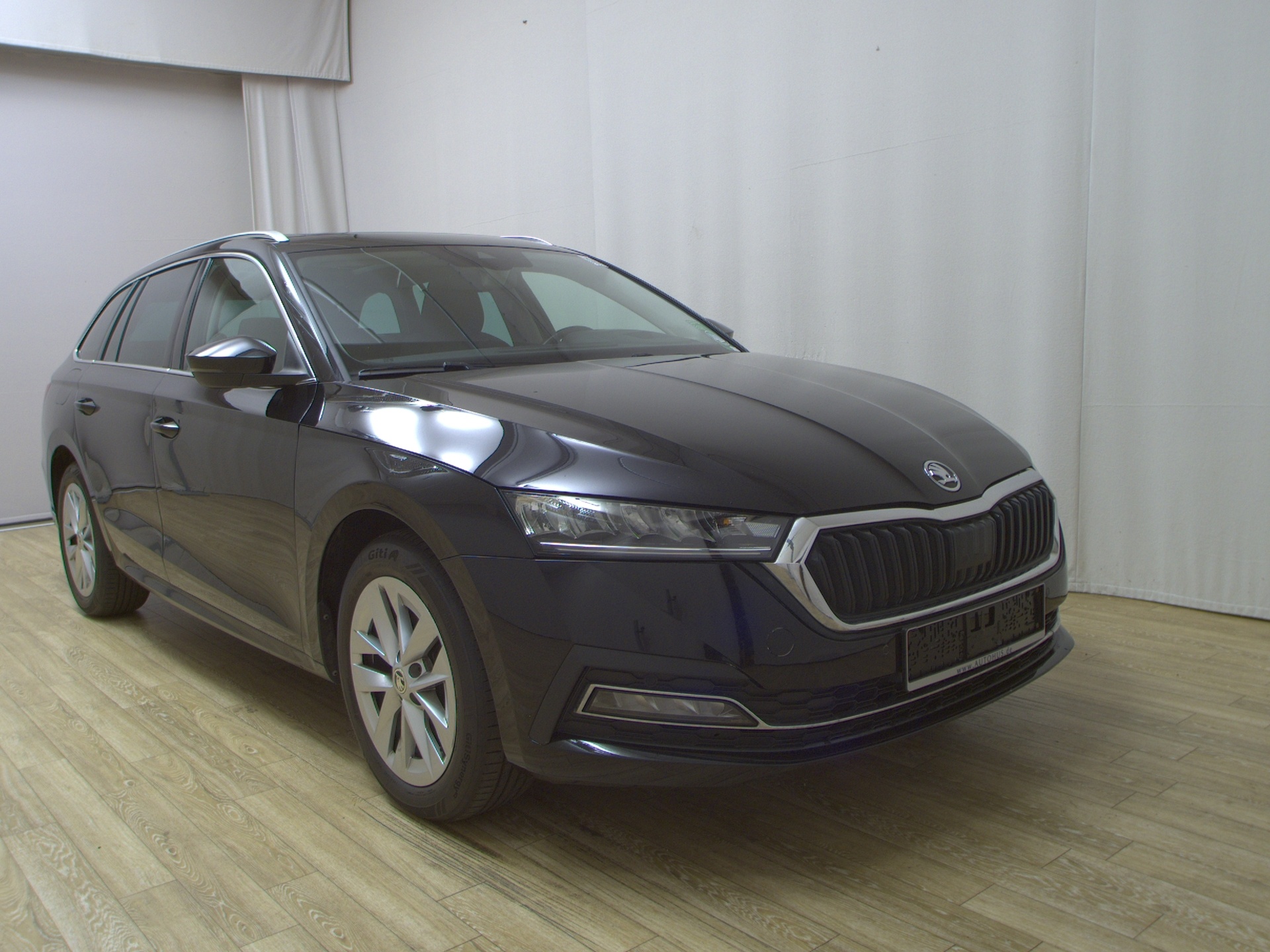 Skoda Octavia Kombi 2.0 TDI Style Navi vc Pano LED 3