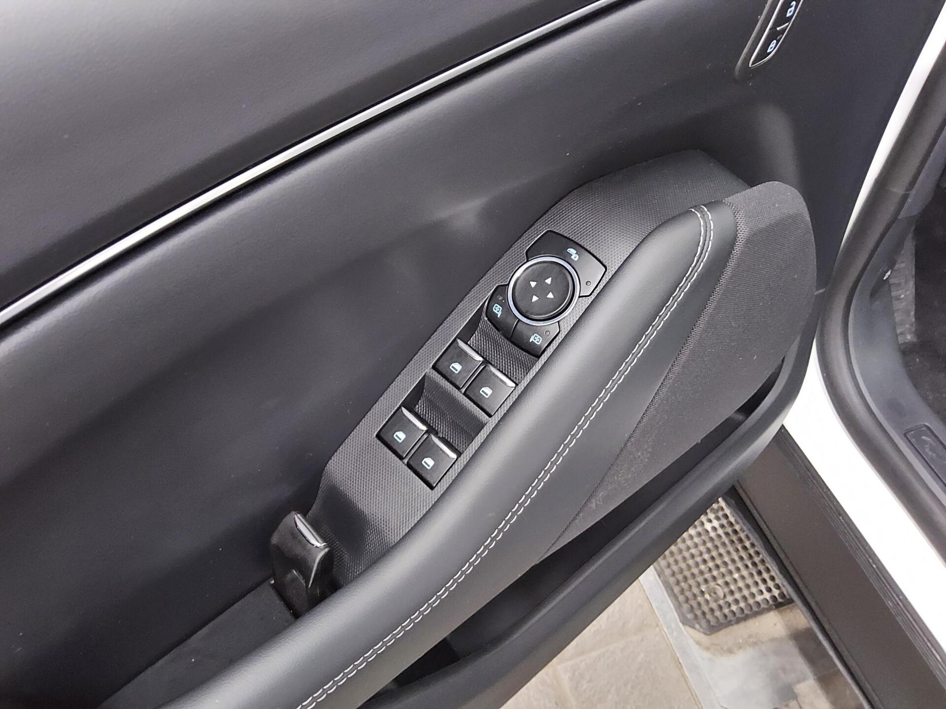 Ford Mustang Mach-E Leder Navi LED 360° ACC PDC Shz 10