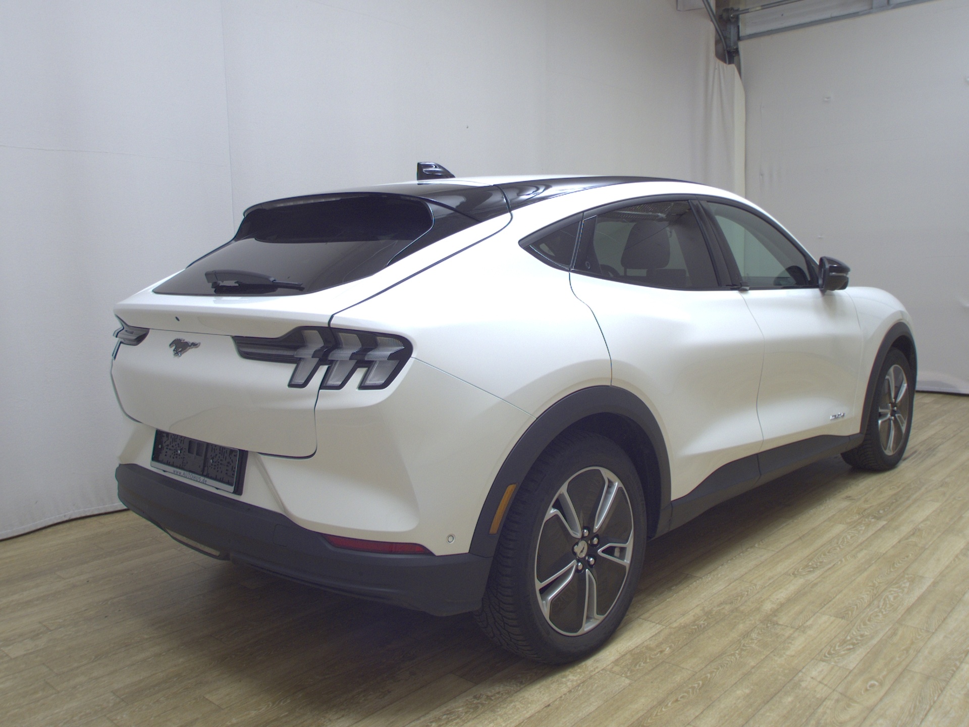 Ford Mustang Mach-E Leder Navi LED 360° ACC PDC Shz 4